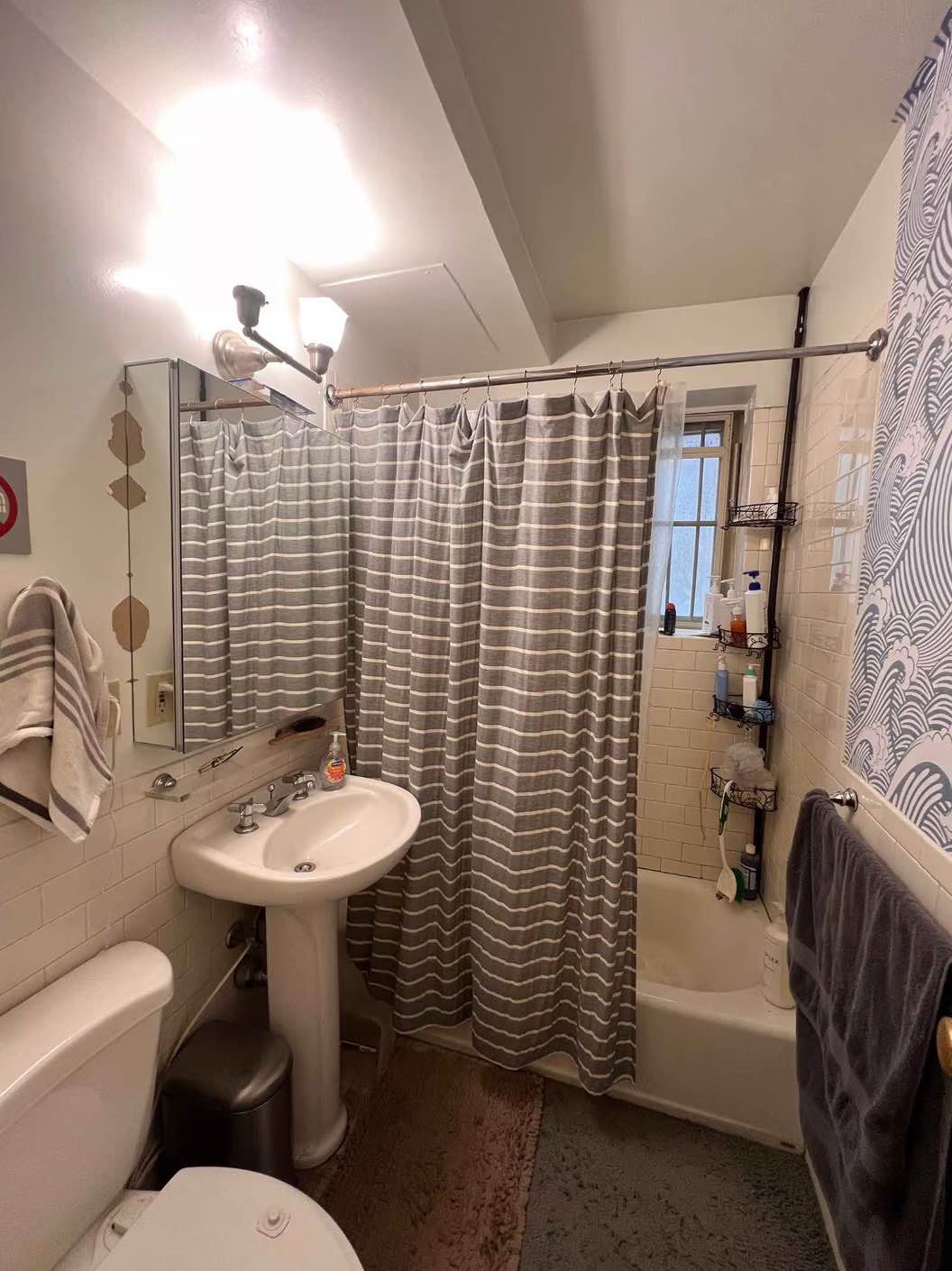 The location offers both relaxation and convenience. The A train at 67th Street is just a short walk away, making commuting simple. Local's Cafe, Stop & Shop, Batesy's, and other restaurants and shops are nearby, providing a variety of dining and shopping options.
A shared backyard adds an outdoor space to enjoy, perfect for relaxing or entertaining. This apartment combines comfort, convenience, and a prime beachside location. Pets only upon approval. Contact me on Josephbakernice At Gee maale for viewing..