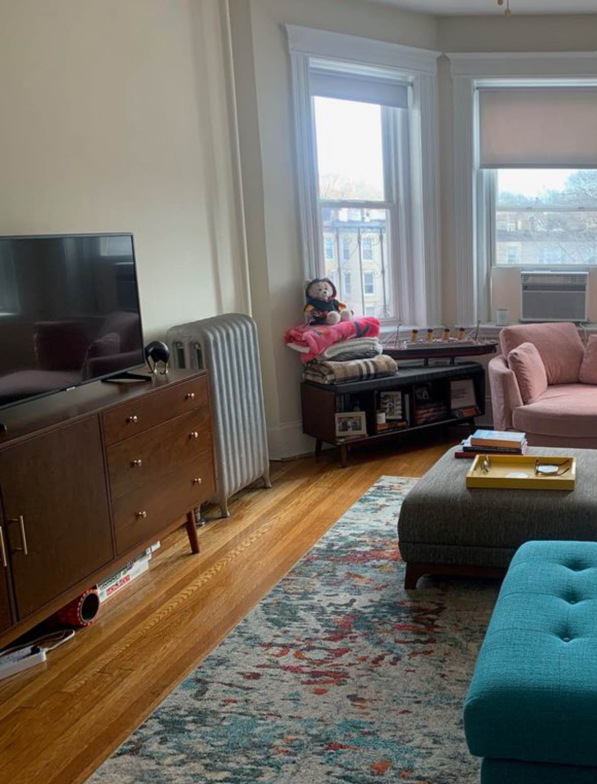 A charming 1-bedroom apartment in a desirable location is available for rent. Perfect for singles or couples. For more details, please contact Schenkelr2@gmail.com!