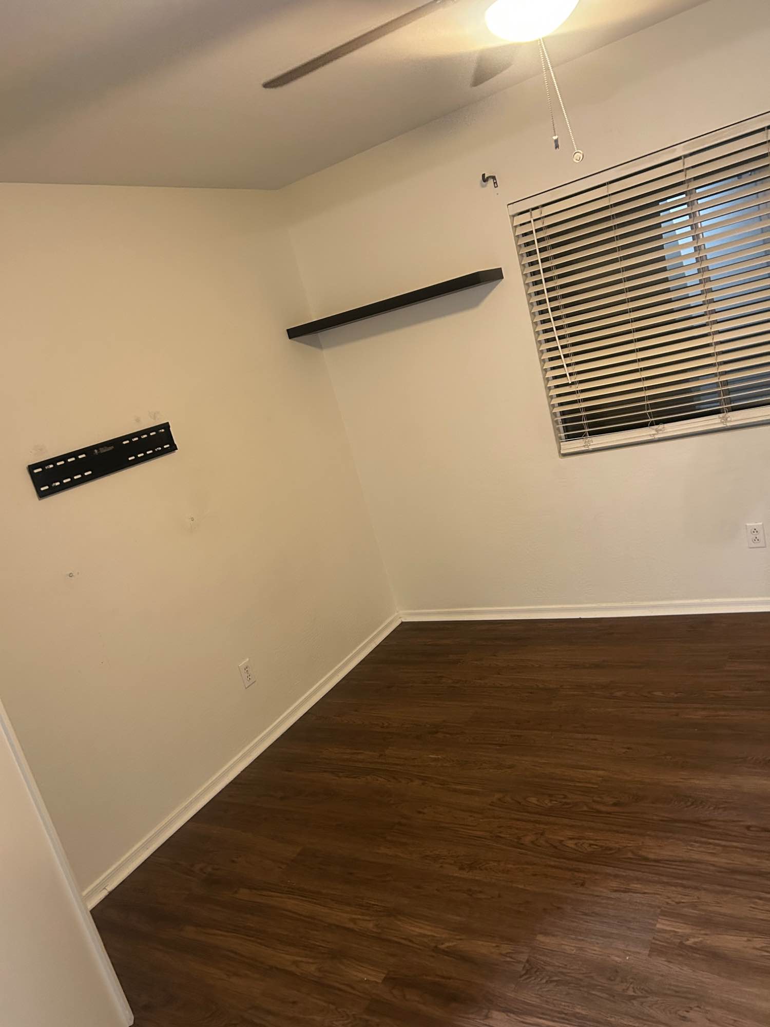 Hey my name is Harris currently looking For a responsible and respectful roommate I currently live with one other person looking to occupy an empty room coming for more information text me or call 4807994871