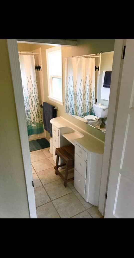 This is a private Studio, with private (back) entrance, and you'll easily make your way around the neighborhood on foot, bicycle, or using a car.
Furnished with everything in the picture, Negotiable if furniture is not needed, rent can be reduced instead. There are also plenty rideshare options to take advantage of. Flexible leasing options... month to month, 6 months, or year.
Fully stocked Kitchen (stove, refrigerator, microwave).
-Laundry room (Private)
-Comfortable accommodations including brand new memory foam Leesa mattress, west elm couch, 40'' TV (netflix, amazon and hulu)
-This is an apartment that is located on the backside of the house, it is attached. It's a separate space and with a separate yard. So you have nothing to share.
-Private driveway for your car.
-Large outdoor dining table, perfect for eating outside on a nice night or having your morning coffee beneath our pecan tree.
-Community driven neighborhood, safe and walkable.
-Washer/Dryer Included in unit.