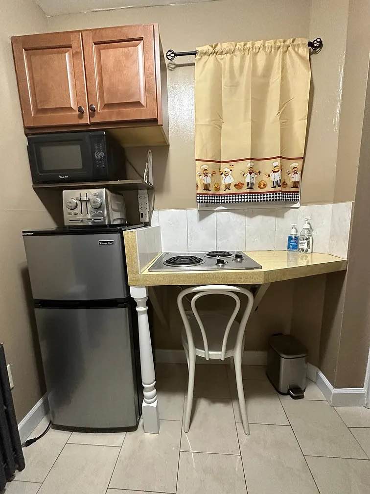 All new!! Newly renovated basement apartment in a great neighborhood. Gas, electric, water, and trash, and snow removal are all included in the rent. The unit has an outside patio area, a small enclosed porch, private driveway, in unit laundry, and tile floors. NO SMOKING. Please do not disturb tenants in the main house. The property is close to shopping, restaurants, and highway access. Pets negotiable on a case by case basis.
For more information contact me through my email: emilyferrer06@gmail.com
+1 520-503-4245