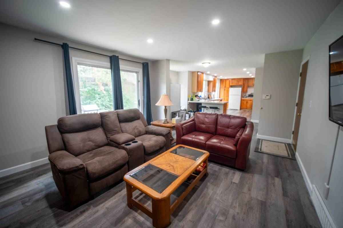 A typical day in our house is pretty calm and respectful. We both work during the day (one runs a sports performance business, the other works for a large company and is in the military), so the house is quiet most weekdays. Evenings are usually relaxed — cooking, watching shows, gaming, or heading out to the gym. We keep common areas clean and expect the same from anyone moving in. Weekends might include a small get-together or heading out, but we’re not a party house typically.
To know before moving: how convenient the location is — being right next to grocery stores, restaurants, and transit makes errands super easy! Another is that the neighborhood stays pretty peaceful at night, which is great for sleep and safety concerns. Overall, it’s a great place if you like a balance of quiet and friendly conversation.