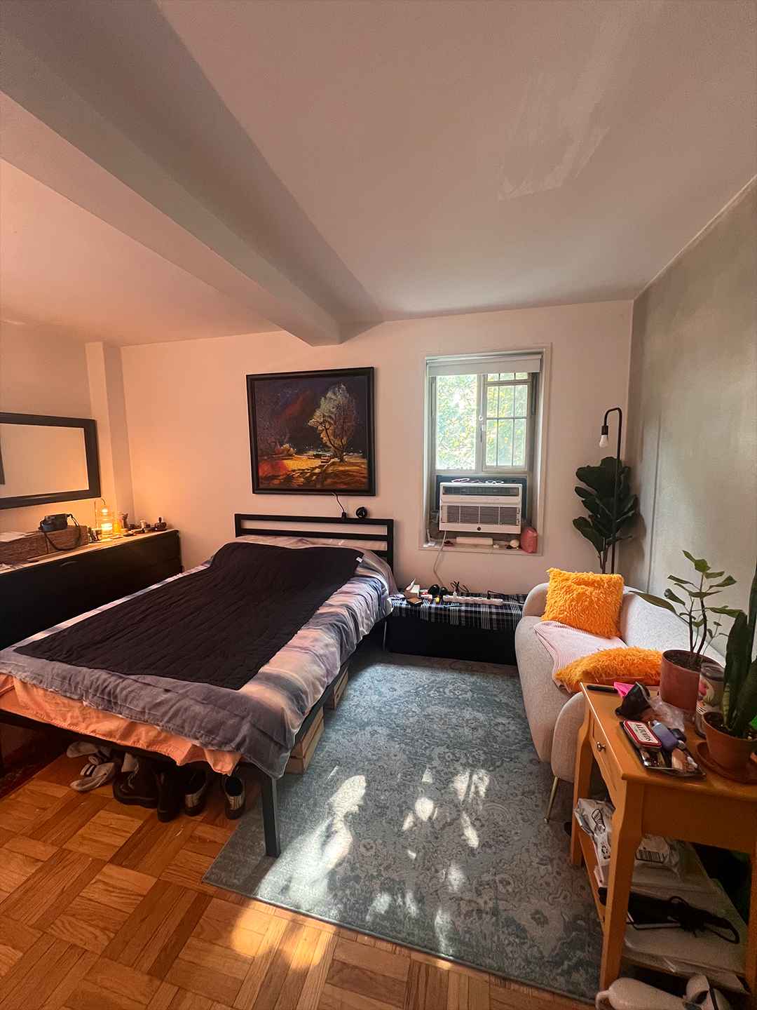 SHORT TERM
Sublet for fully furnished main room in a 3 bedroom 1 bathroom in Stuytown close to 14 and A for August 15 to October 15

Hi! Looking for someone to sublet the main room in my Stuytown apartment for August 15 to October 15. Move out date can be flexible.

The apartment is a 7 minute walk to Trader Joe’s, Whole Foods, as well as the L train.

The two roommates are both male in their late 20s and work in finance. One of the roommates work in person (early mornings) and the other is hybrid (travels for work a lot)

The room includes

- Queen Sized Mattress (will buy a mattress topper before moving in)
- A loveseat for 2
- 2 large drawers
- Standing desk
- Two closets
- 1 bookshelf (can be removed before move in)

The rent is $2550 a month plus a $500 deposit. The two months worth of rent along with the deposit is expected after moving in (trying to avoid scammers!)
Internet and all utilities is included in the rent.
Feel free to reach out if you have any more questions 🙂 