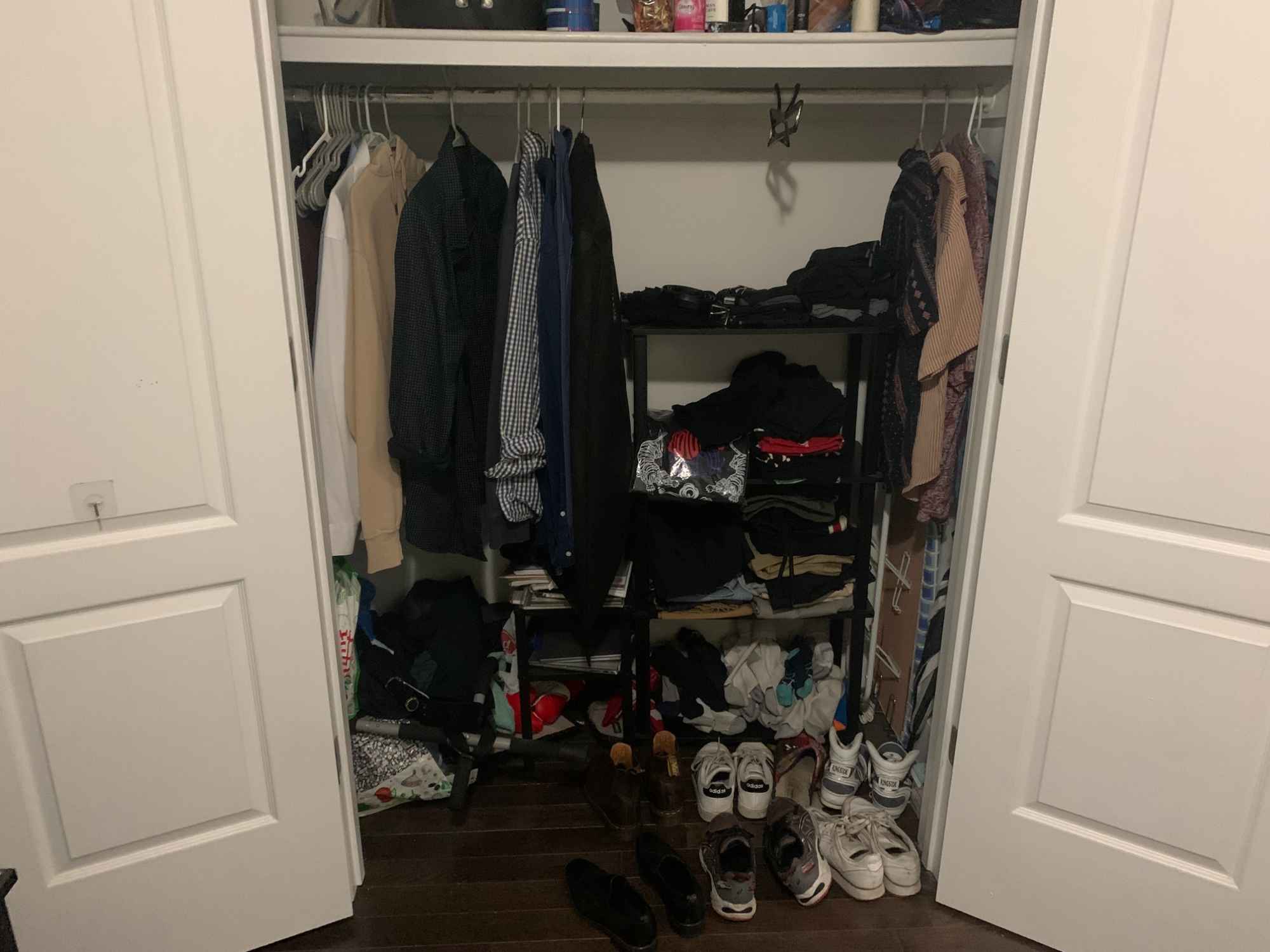 This post and the pictures you see are for my room. You will have two roommates. One roommate is 27 M and second roommate is TBD.
Want people who are clean and respectful of the shared space. Just ask that any mess you make be cleaned up. Weekly chores and utilities posted on a whiteboard. In between Crown Heights and Bed-Stuy. Please feel free to text me at 650 678 7288.
If interested, please provide a brief description of yourself, yearly salary, and work schedule.
Please prepare:
Last 3 paystubs
Current bank statement
Ideal candidate:
NO PETS (does not matter how friendly/chill the pet is)
General:
Monthly cost: rent $952 + utilities ~$50
Room: Fits queen bed + desk, has 2 windows
Move in: Sept 1
Move-in costs: First month’s rent + security deposit ($1904)
Application fee: $21.5
No broker fee
This is for a lease add on
Apartment Features and Roommate Descriptions:
Ground floor unit
Gas stove + dishwasher
LGBT-friendly
Roommate sings in his room for work
Roommate plans on having a cat
Location Highlights:
5 min walk to C train (Kingston-Throop) and 10 min walk to A train (Nostrand)
Key Foods, Foodtown, laundromat (credit cards accepted), restaurants, bars, and bodegas all within 5 mins