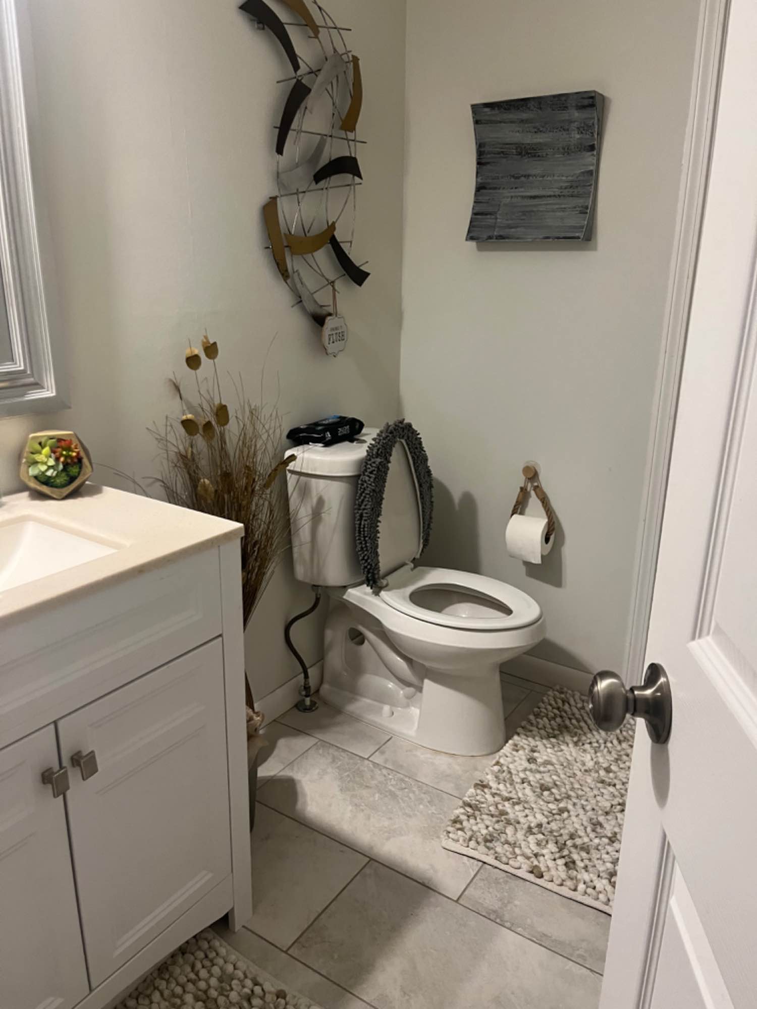 We have a room in the basement that is spacious private and clean. Even though this is a 6 bedroom house we are renting out our basement level. This home sits on 3 acres complete privacy in the Alpharetta  Johnscreek area. 