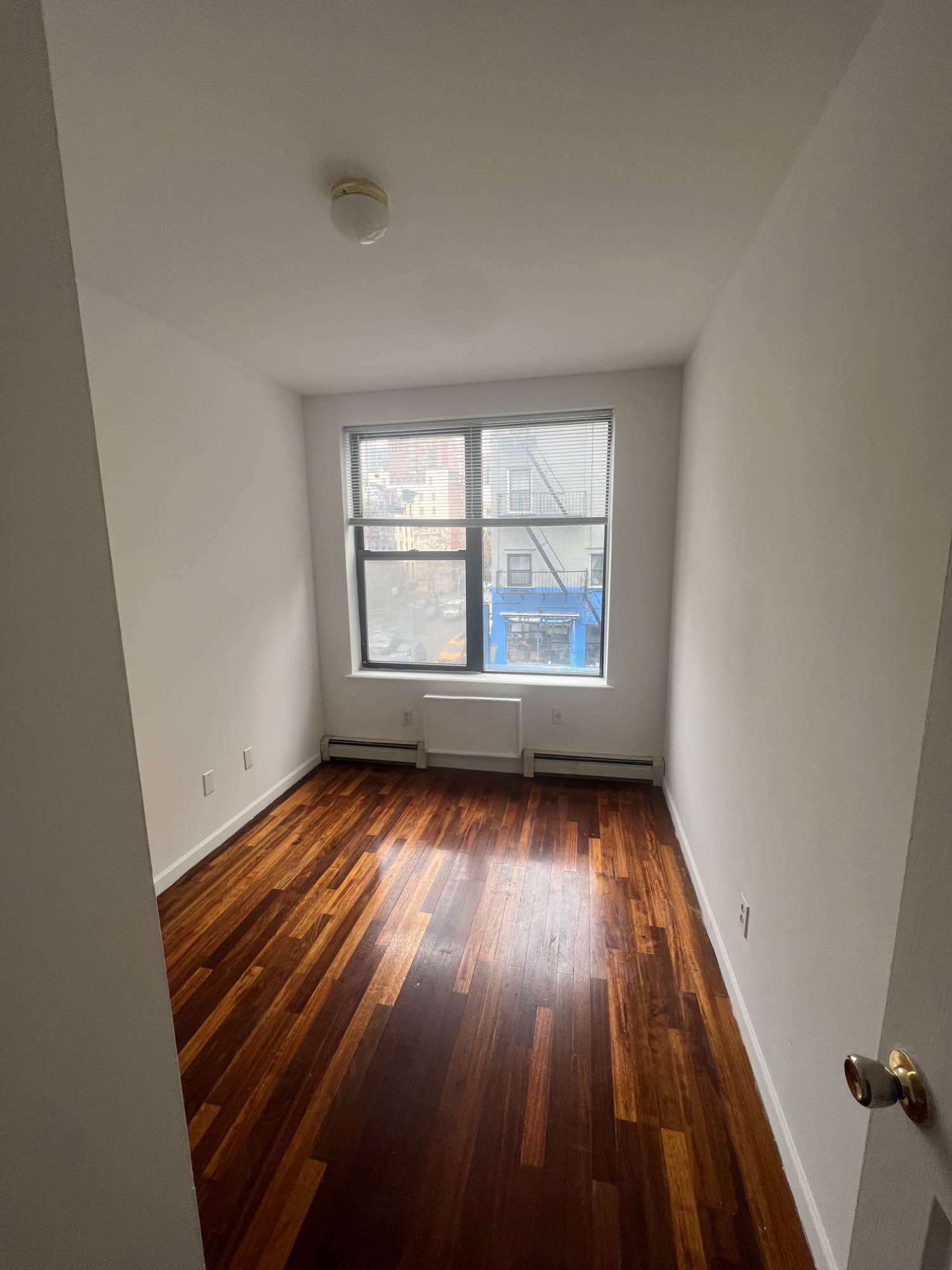 - 3rd floor walk up
- No dishwasher
- No laundry in building
- Virtual doorman
- Large windows with natural light
- Heat and water included
- Normal down to earth roommates with 9-5 schedules 
Feel free to ask me any questions you have about the apartment or us. More than happy to forward any floor plans, photos, or give a tour!