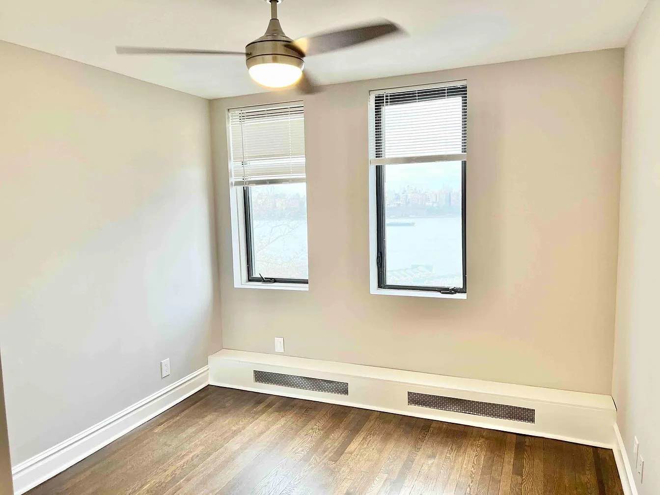 It’s shared with one working professional male
Who works everyday in Times Square 
Very quite neighborhood and friendly 

Laundry is in the building 