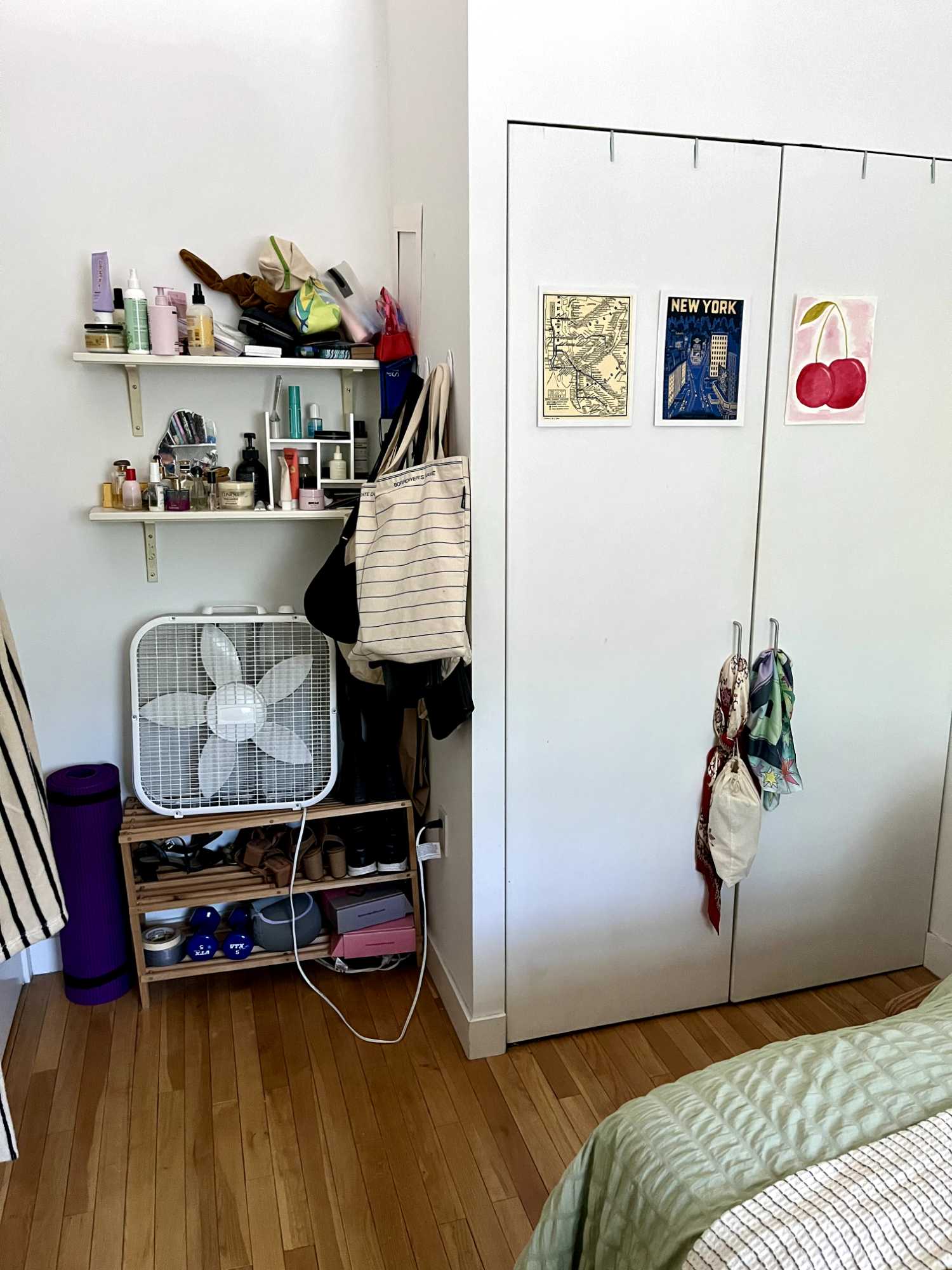 1 Month Sublease Available in Downtown Brooklyn/Boerum Hill! Dates are flexible within June 25th to August 3rd. 

It's a private bedroom in a 3 bed/1.5 bath apartment shared with two other women in the 20s. 

The room is furnished and I'll clear out some of my stuff for you. There's also free laundry in the building. 

It's right by Atlantic Terminal (N, Q, R, B, D, 2, 3, 4, 5, LIRR) and a ten minute walk away from the A, C, and G. 

My two roommates both work from home, but we're all pretty quiet and and respectful of the space. 

The rent is $1437 for the month + $150 in utilities. Please message me for more details and if you have any questions! 