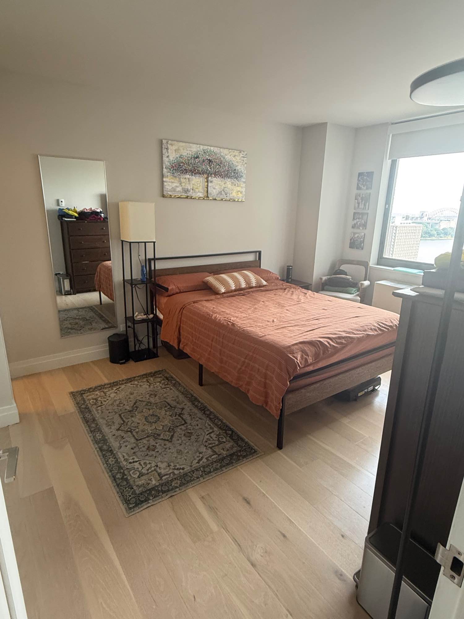 Spacious primary bedroom in 2-bedroom apartment with private suite bathroom & large closet. The apartment is located on a high floor of luxury building with amazing water views & south eastern light.
๐ฐ $3,070/month
๐ 12-month lease
๐ข Amenity building which includes access to a gym, indoor pool, sauna & steam rooms, lounge & sundeck.
๐ฉ Roommate: mid-30s friendly, professional, clean & respectful
๐ณ Safe, clean & trending neighborhood near Central Park, with easy access to Q, 6, and select bus lines
Open to any gender! DM for pics or tour ๐