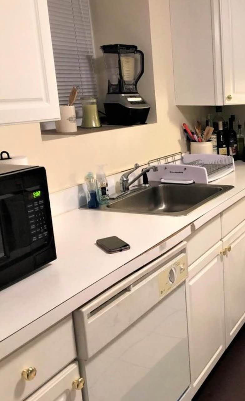 Feel free to hit me up for more information about the place i have for rent my gmail address is smithjuliet3333@gmail.com