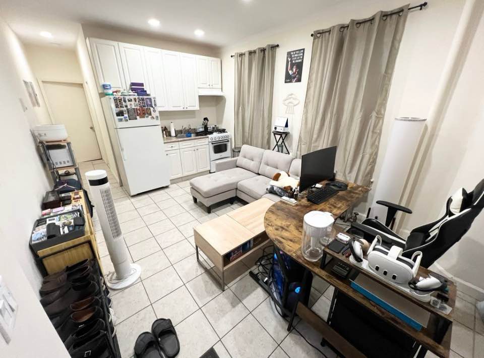 Hi, currently live in this spacious apartment in prime location and looking for to leasing it out to a trust-worthy and clean candidate!

I’m in my early twenties,work a hybrid schedule, I love game night, love meeting new people and having fun and Igbtqia+ friendly
The apartment is furnished with a full size bedroom, has a large bathroom, large kitchen, large living room, large closets in the bedroom and Microwave and brand new stove in the. Also, thick walls so it's quiet, tv with hulu, netflix, peacock, paramount, disney+, espn, roof for cute hangs in the summer

This neighborhood is absolutely amazing!!! Surrounded by cafes, restaurants and bars.

$1100 + utilities/wifi

Message for more info/schedule