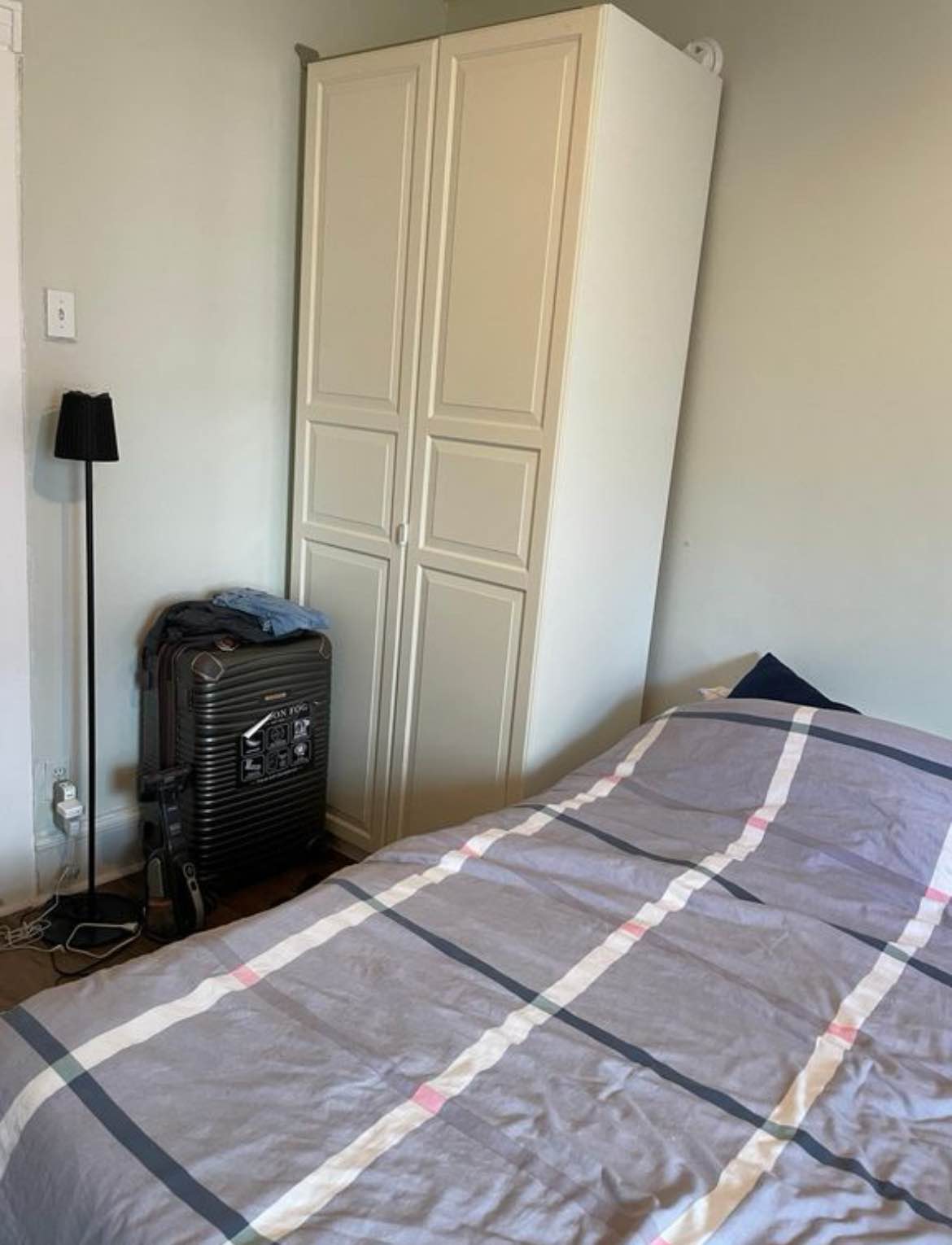 Looking for a peaceful space? We've got you covered! Contact Canhxozz@gmail.com to learn more and schedule a viewing.