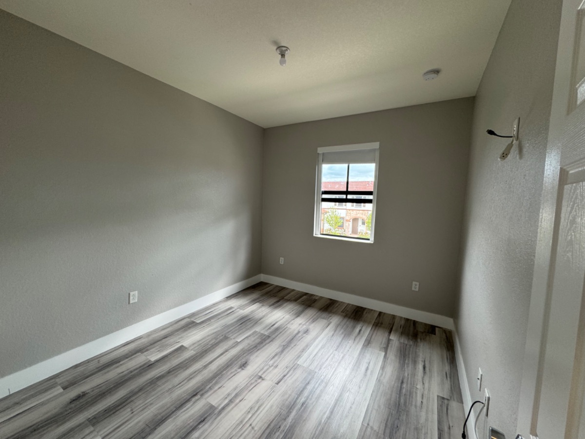 2 story villa with rooms upstairs. Private room unfurnished with a shared bathroom with another male roommate. All utilities are included in monthly rent. Kitchen and washer are downstairs for use. Please note that you will be parking in guest parking which has a one-time cost of $15 for the decal and permit ($10 for decal and $5 for permit). Villa also has a backyard for use.
Villa is located within a mile of most major highways (i75, 826, Turnpike). Within a 5-mile radius you have 2 Walmart's, 2 Publix, a gym, and various shopping centers as the location is still growing.
First & last month and security deposit required. $3,300. Must pay association application fee. The application is done online $150 (Non-refundable) screening fee as well as an additional $100.00 (Non-refundable) processing fee needs to be paid by the applicant.