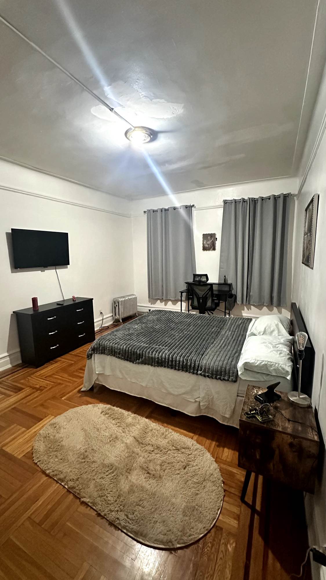 Hello!
This is a one bedroom that is furnished in a beautiful/ spacious three bedroom apartment with a shared bathroom. The room has a desk, dresser and a closet with a mirror.
Looking for:
Someone who wants a nice, warm and cozy place to rest and come back to; not really looking for guests at all hours (partners and significant others are welcome to stay but not for a long period of time).
Work full time & have steady income.
Must be cleanly and clean up after themselves.
No Pets.
Room is month to month.
Internet is Fios
Heat & Hot Water is included
Costs are rent + electric + oven gas + internet
Security deposit + 1st month rent due upon move in