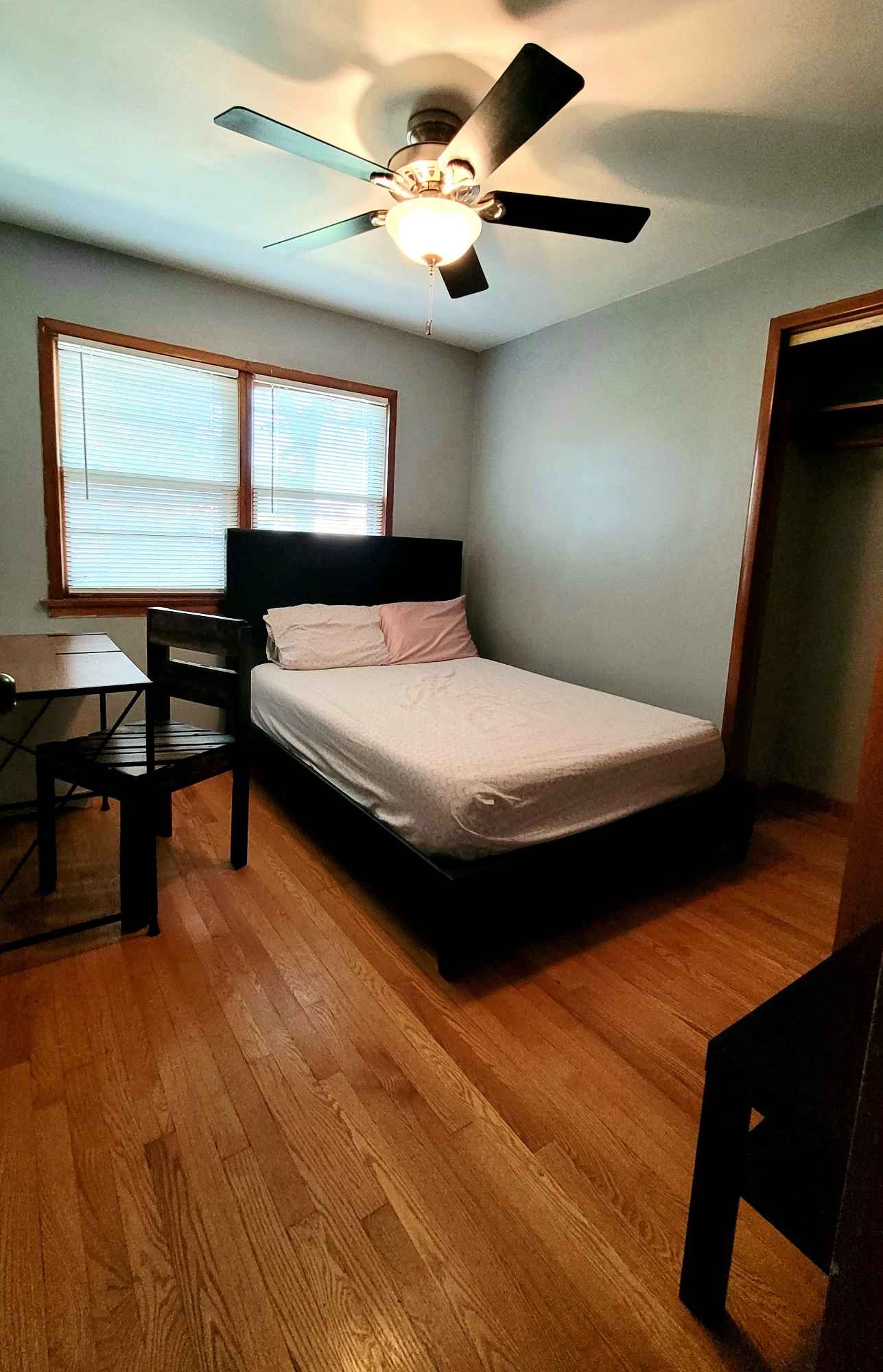 Hello Everyone!
Welcome to our cozy and inviting home! We Have one room available now and one come in sept for single occupancy. The rooms are recently renovated and are part of a 4-bedroom, 2-bathroom shared co-ed house in Hinsdale. We are looking for female roommates who want to join us and help maintain a harmonious household.
**Room Details**
One private room is available, located on the main floor. It is approximately 120 sq ft and features hardwood floors, four large scenic windows, a spacious closet, and a semi-private bathroom shared with one roommate. The monthly rent is $650, with utilities separate. We offer 12-month lease options. A refundable $800 deposit is required, which will be fully refunded if the lease is completed and the room is left in the same condition as received.
Additional amenities include free off-street parking and an in-unit washer and dryer.
Please feel free to reach out if you're interested or have any questions!