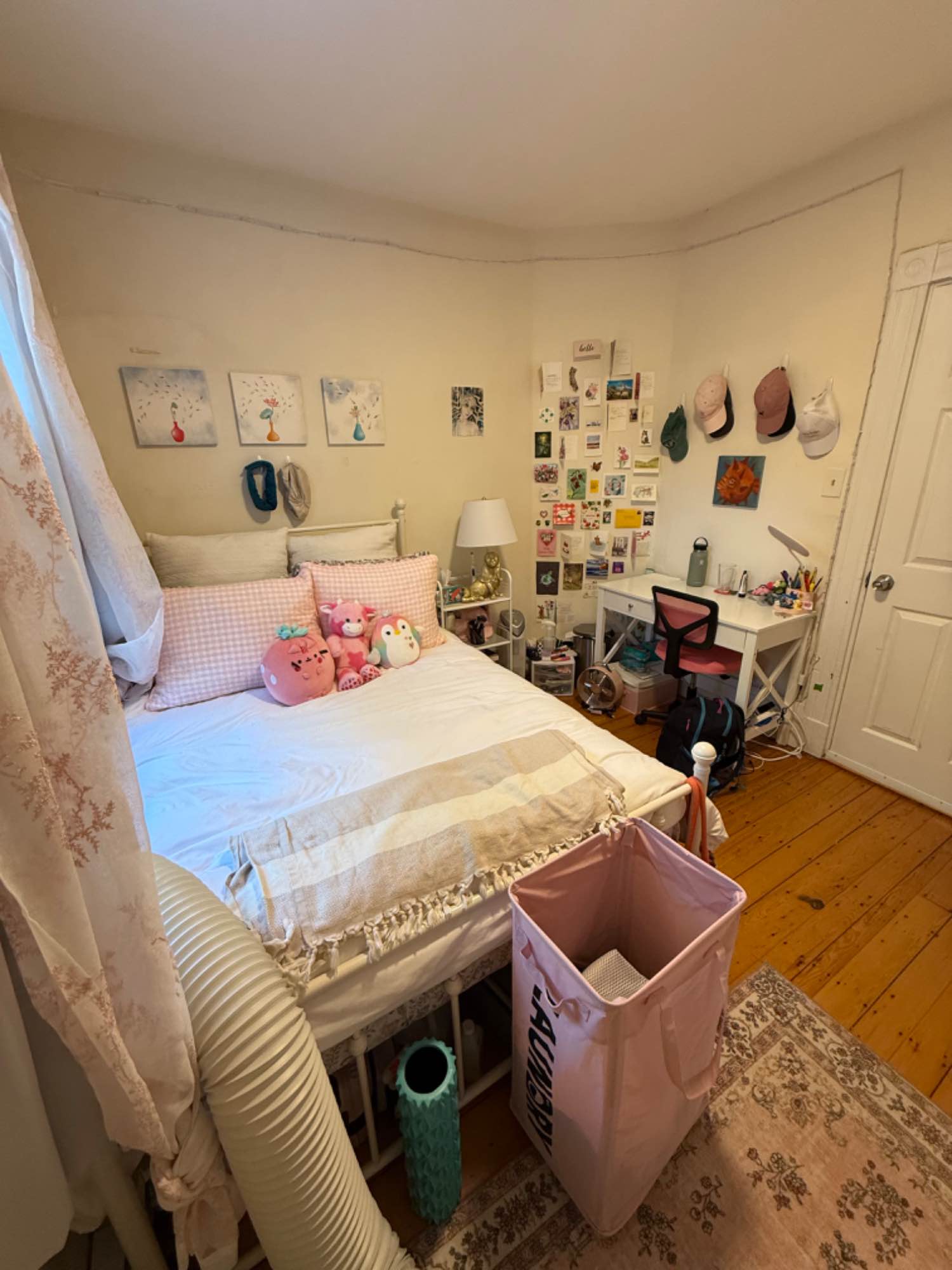 IMPORTANT: I have two rooms open! This is a three bedroom townhouse. Both rooms pay approximately $1500/month. 

Hi! I am a current student at NEU looking to secure two (female) roommates for next year! Both of my roommates are not returning in 2026-2027, and I'd like to find two people to take their rooms. They're leaving a lot of their furniture, so fully furnished! There's in-unit free laundry in the basement, and even a small backyard :) We are about a 7 minute walk to the nearest Green Line E stop, Northeastern University, and a five minute walk to NEU itself. 