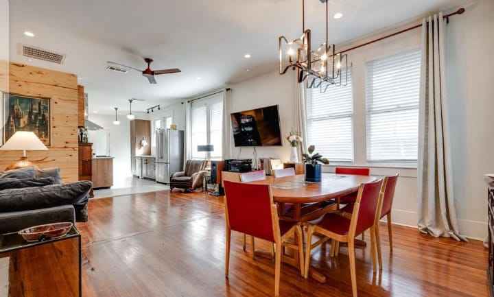 Charming 2-Bed, 2-Bath Home with Modern Features
Discover this beautifully designed home featuring 2 spacious bedrooms and 2 full bathrooms. The interior boasts luxury vinyl plank, tile, and wood flooring, creating a stylish yet durable living space.
Stay comfortable year-round with central heating (natural gas) and a multi-unit central air system with ceiling fans. The open floorplan is enhanced by granite countertops, decorative lighting, and cable TV availability.
The modern kitchen is equipped with high-end appliances, including a gas range, dishwasher, disposal, vented exhaust fan, and a tankless water heater. A washer is also included for your convenience.
Don't miss out on this stunning home with both style and functionality!
Send me an email at harveywade1977@gmail.com for faster response