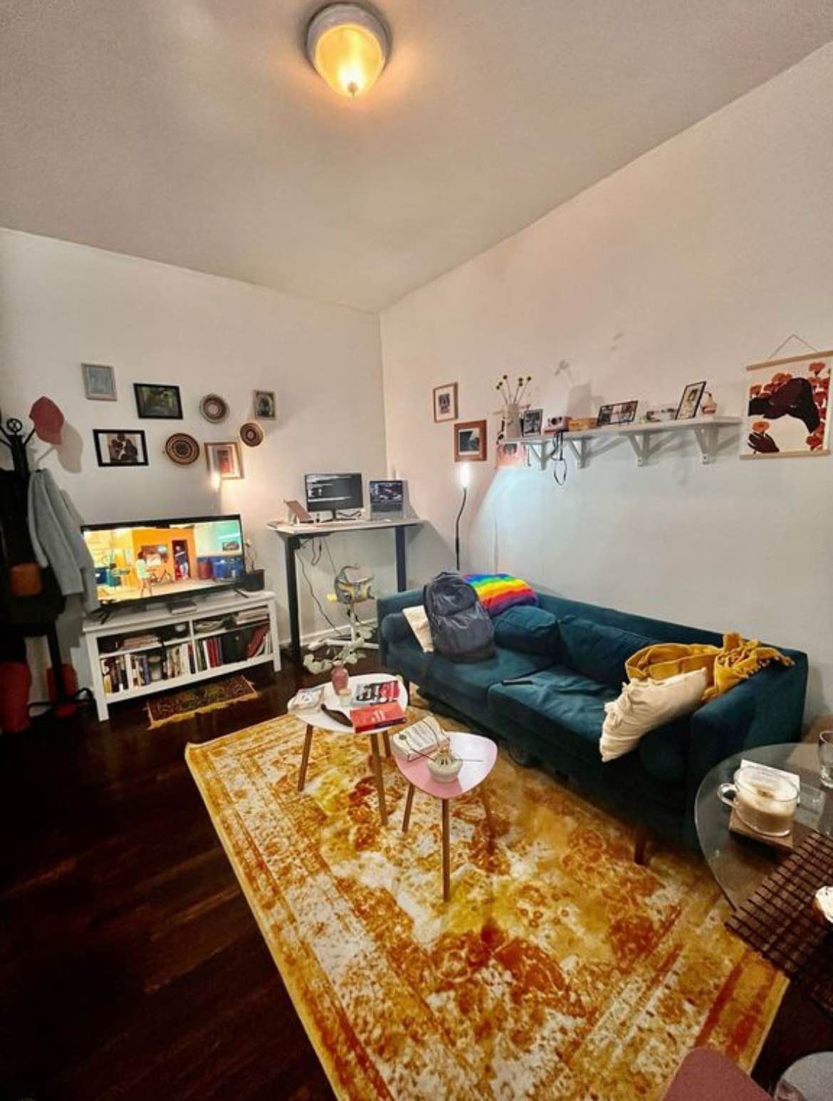 Experience the best of Astoria living in this charming apartment. With its spacious bedroom, modern bathroom and kitchen, this apartment has everything you need to feel right at home. Send a message to schedule a viewing!