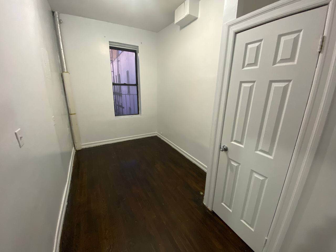 3 bedroom
Rooms from $800
No checks, no documents, no broker fee. Payment for the first and last month at once, then monthly except for the last month.
A three-room apartment in Upper Manhattan. The apartment has a dishwasher, a laundry room in the basement. Building with an elevator!
One of the safest areas of the city.
Red Line 1 metro station (157 street) is in the neighboring block. 30 minutes to Times Square.