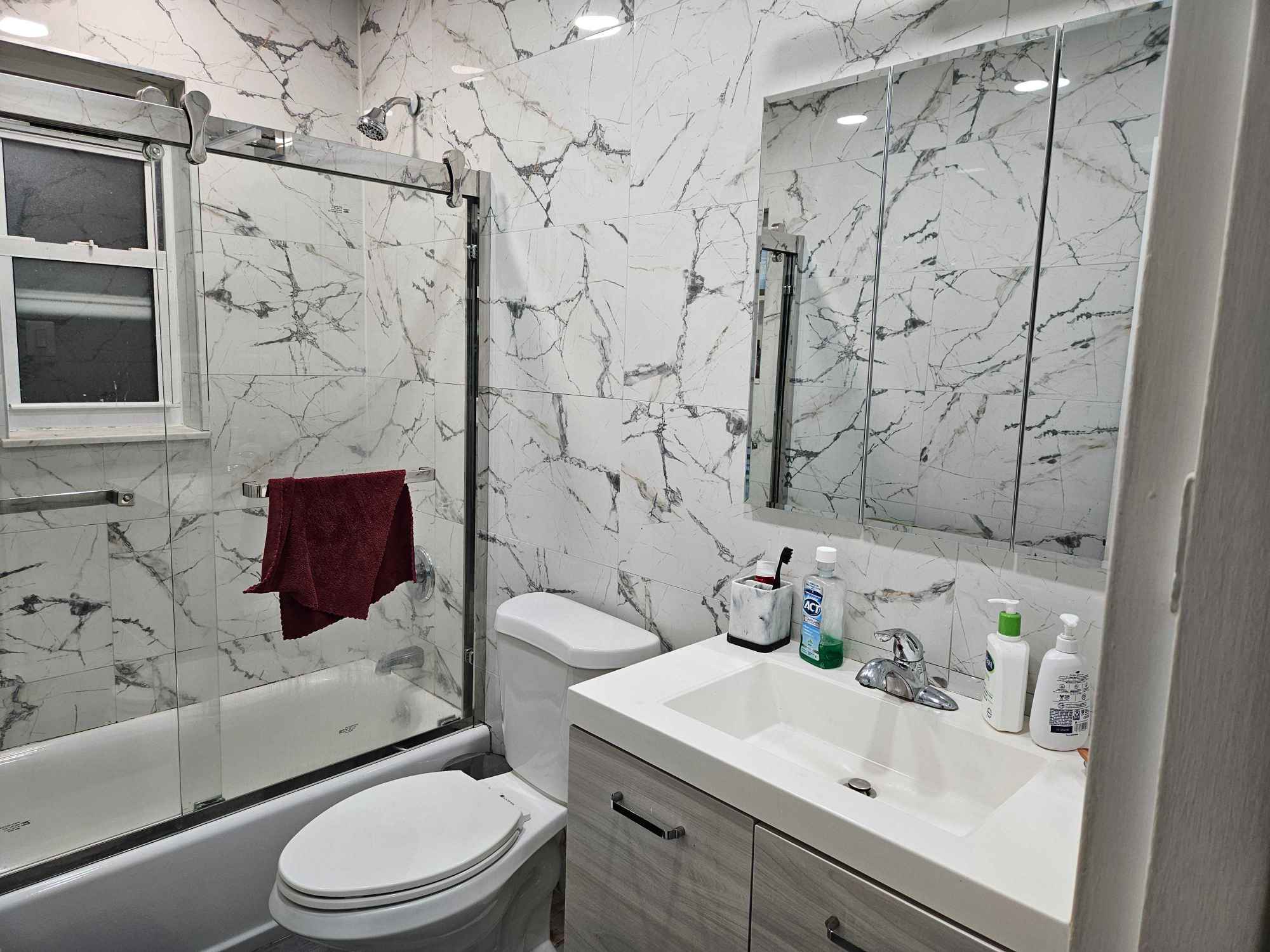 A well-maintained and spacious 2 bedroom apartment in Astoria, Queens. It comes with a dining room, living room, and large kitchen area. Air conditioning is central, no window units needed. It's a quiet, and relaxing space. I host occasional game nights, which you are welcome to join! 