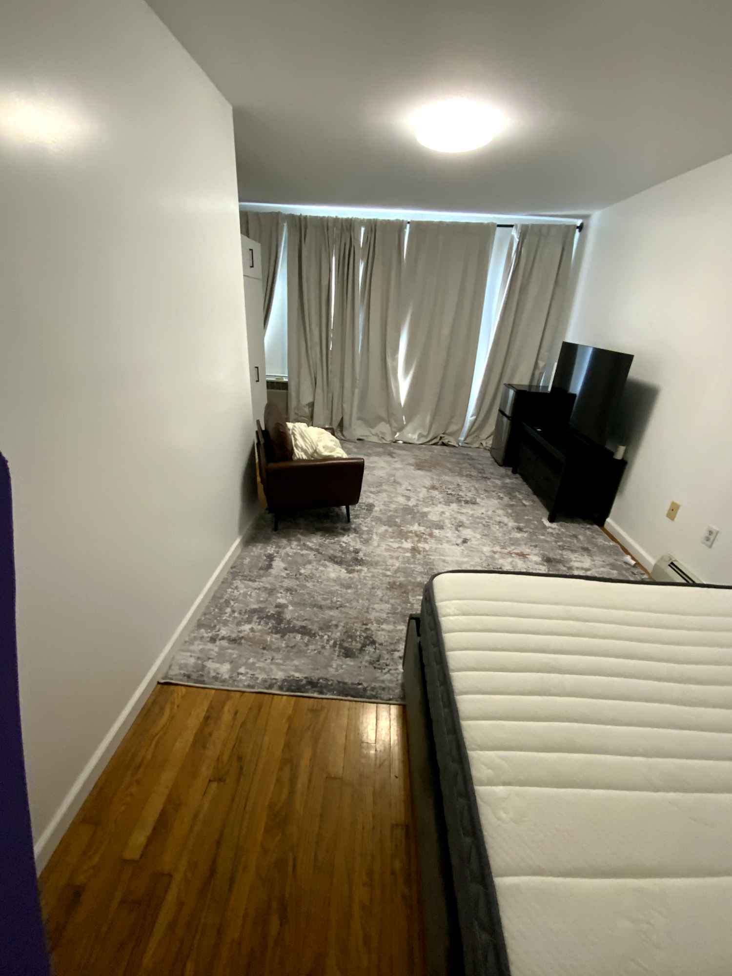 Available Now: Don't miss this incredible opportunity to rent a premium shared space in a quiet, private house!

This isn't your average room—it’s a huge, bright space featuring beautiful Juliet balcony windows that slide wide open, flooding the room with natural sunlight.

You’ll enjoy shared access to a well-maintained bathroom and spacious kitchen facilities.

Key Features & Amenities:

Rent: $1,350 per month

Move-in Costs: One month's security deposit ($1,350) and first month's rent ($1,350) required.

All Utilities Included: The monthly rent covers everything—electricity, gas, water, and high-speed internet.

Parking: Convenient off-street parking is available.

Location: Located in a quiet, private residential house, offering a peaceful living environment.

Furniture & Flexibility:

The room is currently furnished with a queen-size bed, a large wardrobe, and a small personal fridge.

Flexibility: If you prefer to use your own furniture, all existing items can be removed prior to your move-in date.

Serious Inquiries Only:

We are looking for responsible, respectful tenants. Applications are required for all serious inquiries.

Disclaimer: If you are seeing this advertisement, the room is currently available.

Please contact us to schedule a viewing and start your application!