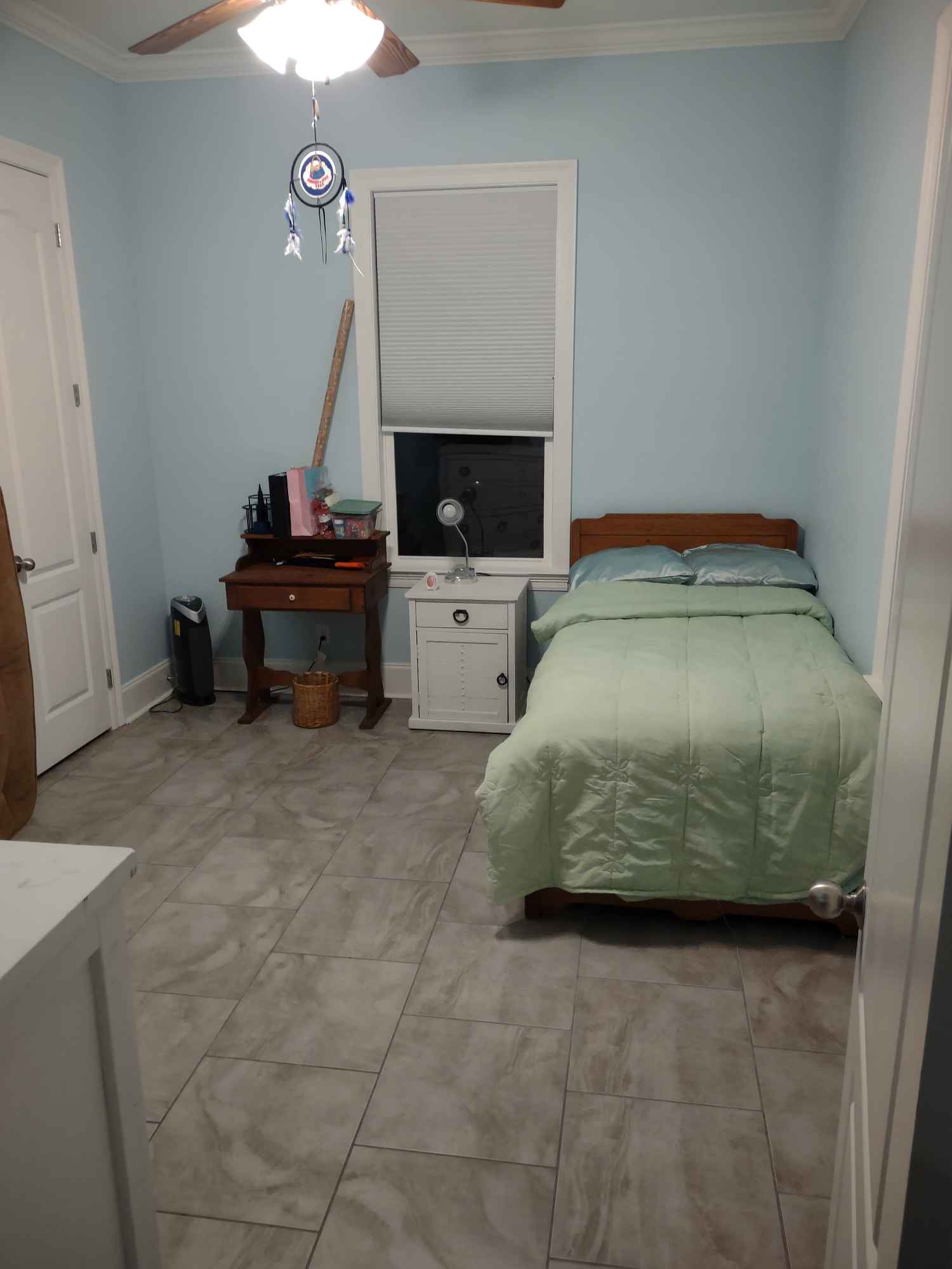 Quiet place with weekly get togethers.  Large back yard.  Updated appliances.  Off street parking.   3 male roommates over 50.