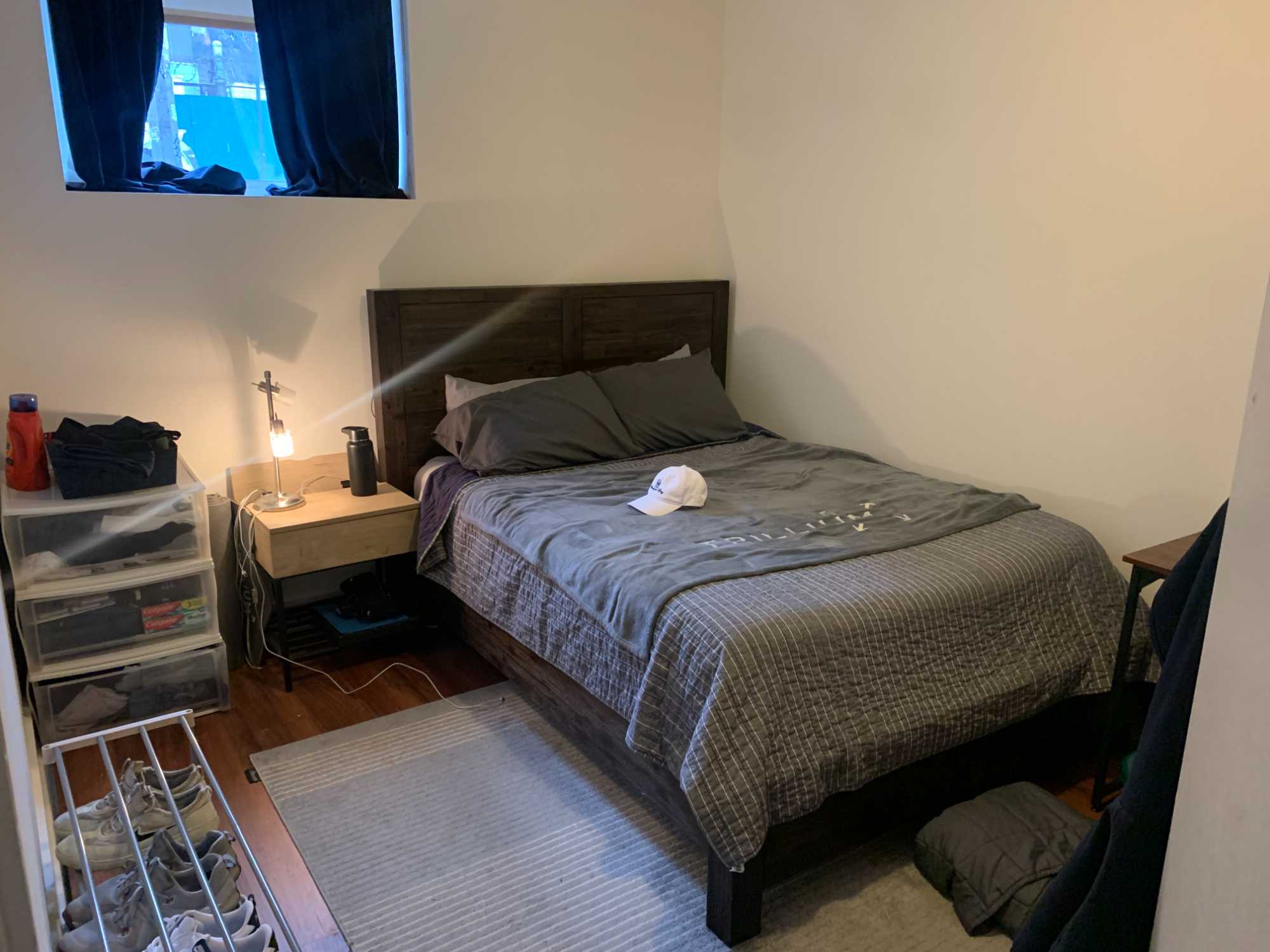 Hi everyone! I'm looking to sublet my room in a spacious 3 bed/2 full bath Williamsburg apartment. Subletting available as soon as April 15th to Sept 30.
It is a huge room in nice 2 floor layout apartment.
$1800/month + utilities. (apartment is furnished but I will be taking the furniture in the room. I can leave the dresser and clothing rack if interested.)
Building amenities include a stunning rooftop, small gym, and laundry in building.
Great location for getting into Manhattan. The J and M train are a 5-7 min walk away and the L train is a 10min walk.
Other roommates are both 26 year old males - respectful and responsible - looking for similar.
Message me if you're interested! Happy to discuss in more detail.
