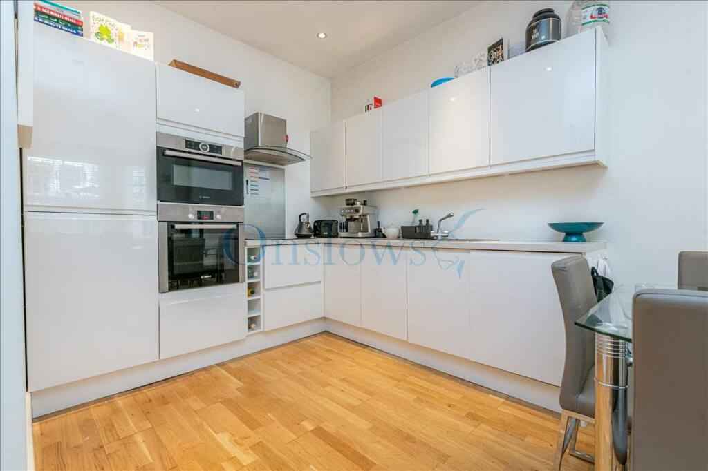 ✨ Modern En-Suite with Patio in Earl’s Court – 5min Walk to the Tube ✨

Hi everyone,

I’m moving out of my lovely en‑suite room in a beautiful 2‑bed/2‑bath flat in Earl’s Court.

💷 Rent: £1,555.50 pcm
💡 Bills: ~£200/month

Tenancy is runs until 17th October 2026

📅 Move‑in: Anytime between mid September to early October. 

🙋‍♀️Flatmate:

You’ll be living with Veda, 25 — she’s been in the UK for 7 years, completed her Master’s at Oxford, and has been working in finance in London for the past 3 years. A friendly, easygoing professional with a busy social calendar and an appreciation for a peaceful, tidy, and cozy home.

🔍 Looking for a flatmate who is:
	•	Female, age 23–34
	•	A working professional (Hybrid workers okay, ideally not full time WFH)
	•	Sociable and enjoys planning occasional nights out/in
	•	Clean, super tidy, and respectful of shared spaces
	•	Comfortable with occasional visits but prefers a calm, low-traffic home (no frequent large gatherings)

⸻

🛏 Room Details:
	•	Private en‑suite bathroom
	•	Furnished with bed + side table
	•	Double wardrobes + 2 hallway storage closets
	•	Washer/dryer in the flat

⸻

📍 Just 5 minutes’ walk to Earl’s Court Station (Piccadilly & District lines)
	•	Sainsbury’s is right opposite the flat (1‑minute walk)
	•	M&S and other grocery stores within 5 minutes’ walk
	•	All essential amenities nearby , dry cleaners, post office, salons, cafés, and more

⸻

📜 Contract & Requirements:
	•	Managed by Foxtons (referencing required)
	•	Must be employed with income £40k+ (savings can be considered)
	•	Deposit required 

⸻

👀 Viewings:
We’re happy to do virtual or in person viewings! 

If you’re interested, please send a short intro, what you do and move‑in availability.
