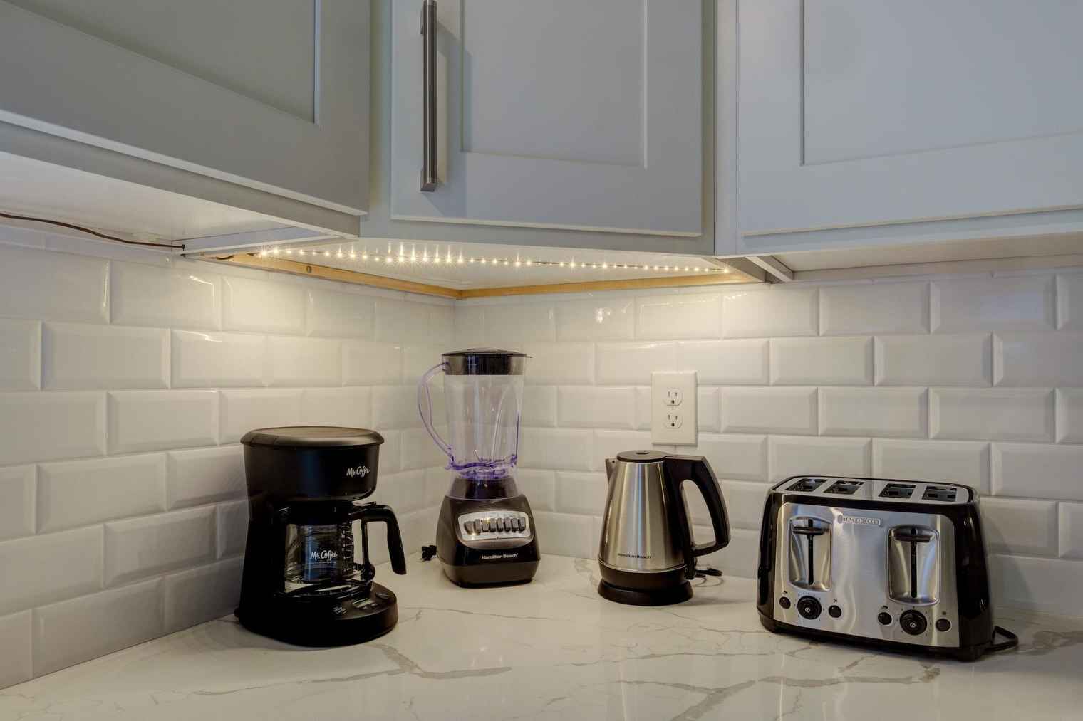 Looking for a peaceful space? We've got you covered! Contact Rmnsonel@gmail.com to learn more and schedule a viewing.