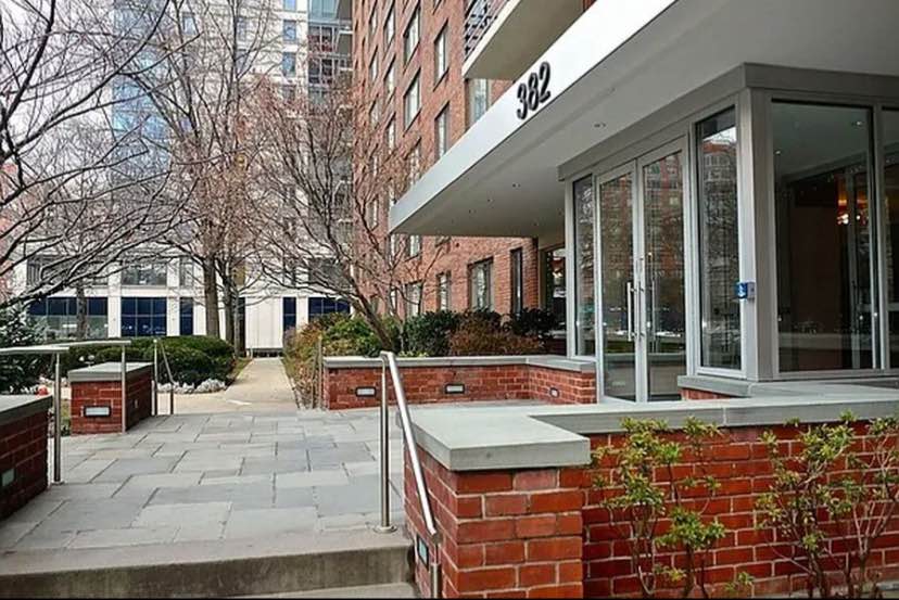 *Open House Sunday January 19th | 1-2PM | By Appointment Only - Please Email to Schedule*
This sun-drenched, south-facing apartment comes either furnished OR unfurnished and features modern finishes, high ceilings, kitchen with stainless steel appliances, ample closet space and marbled bathroom/shower.