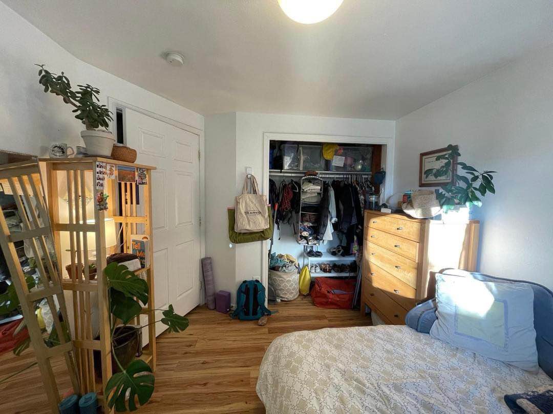 ✨ Mordern Living Awaits You! ✨

Step into the perfect blend of style, comfort, and convenience in this stunning one-bedroom apartment designed with today’s lifestyle in mind.

🌟 Features You’ll Love:
	•	Bright open-concept living + dining space with endless natural light
	•	Sleek, fully equipped kitchen with stainless steel appliances & generous storage
	•	Cozy bedroom retreat with a spacious closet
	•	Stylish modern bathroom with updated finishes
	•	In-unit washer & dryer for ultimate convenience
	•	Relaxing private balcony—your own spot for fresh air & unwinding
	•	Pet-friendly community—because your furry friends deserve comfort too!

📍 Perfect Location:
Nestled in a quiet, well-maintained building just minutes from the train station, with quick access to highways & public transportation—your commute couldn’t be easier!
Don’t wait—apartments this good go fast!
📲 Call or text  (386-968-3990) to schedule your private tour today!