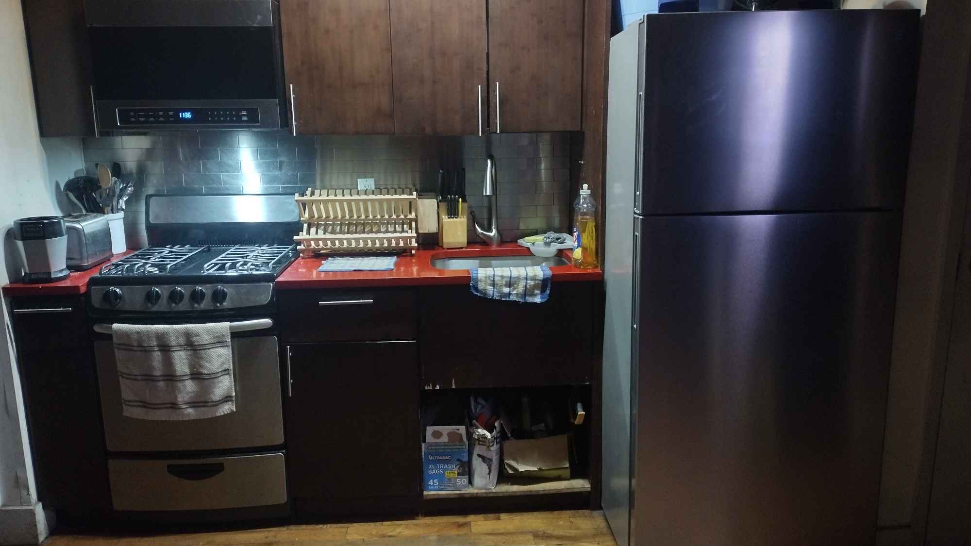 Hi there, I have my Clinton Hill/ Bedstuy bedroom apartment available for any students or working interns that need a place to stay for their duration time, the minimum time required is is at least 3 months or more.