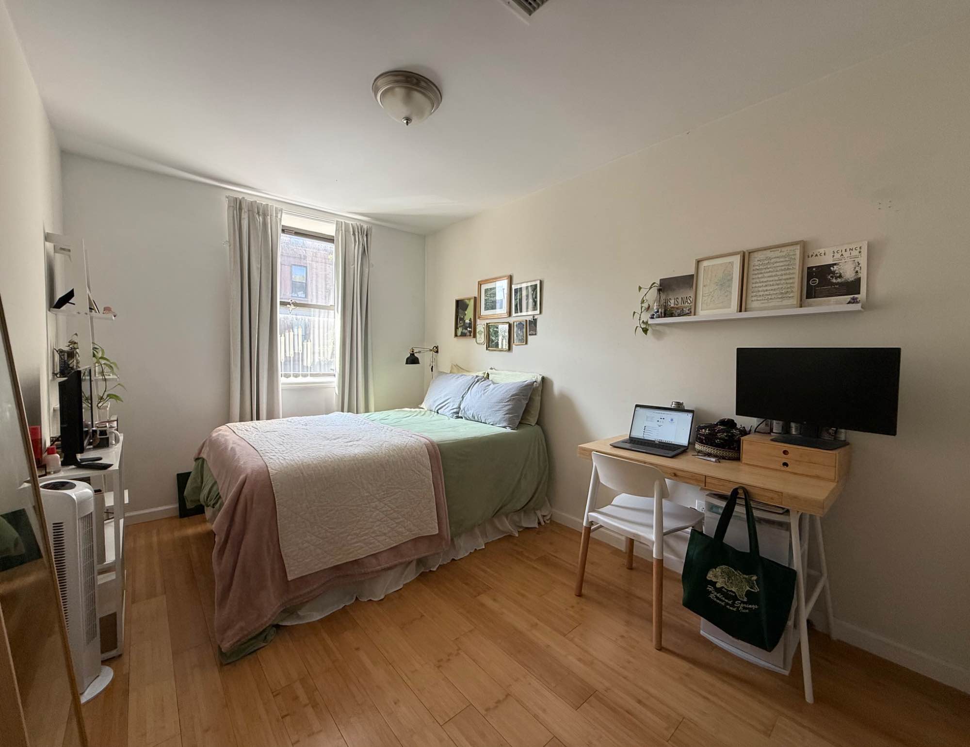 Posting to help my roommate as I’m sadly leaving this beautiful apartment in Fort Greene after 3 years! She will be staying, a new tenant is lined up for room 2, and we are hoping to fill this room ASAP (move in 12/8)
About The Apartment:
The apartment is a very spacious 3 bed 1 bath with central AC/heat. The kitchen has a gas range and stove, microwave, and fridge and all appliances are in great condition. The house is on a corner so we get tons of natural light throughout, with windows on all four sides of the building. No upstairs neighbors!
The common space is mostly fully furnished, but can fit a 2nd couch or additional seating. *Important note: the unit will be getting in-unit laundry in December! The landlord will coordinate installation with us once new roommates are settled in. Until then, there are 3 laundromats very close by.
About The Room:
Can fit a queen or full sized bed + additional furniture, with a full sized closet!
Your future roommate:
“I am a 30 year old, creative professional (photographer) who has lived in this neighborhood for the past 3 years. I work in-office/studio 4-5 days a week, and am very clean / tidy and great about keeping up shared spaces (& looking for the same)! I have a small cat, Phoebe (pictured) who prefers to be the one and only - so no additional pets please! In my free time, I love reading in the park, going to the farmers market, doing yoga, and riding my bike. I’d love to be friends with my roommates and I’m always down for a dinner, movie night, coffee outing etc. but am also fine if you’d prefer to keep to yourself
About You:
Looking for people who are quiet, clean and respectful. Cleanliness and communication are very important as we have always kept a very tidy common space.
Lease Terms:
As we’re doing a changeover (with an extension we had requested), this lease will run from December 8th 2025 - December 31 2026. Rent will be $5,100/month split 3 ways (before utilities) which comes to $1,700 per person. Due to the start date of this lease term, the prorated rent for Dec will be $1602 per person with the Dec 8th move in date.
If you think this could be a good fit for you, please send me a DM with some information about you! :)