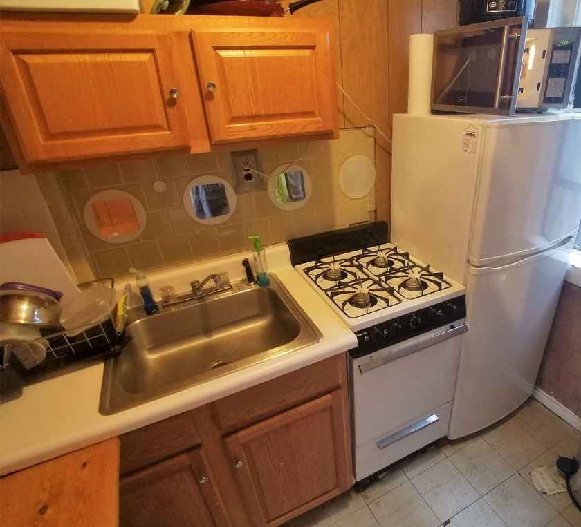 I am offering a private studio, it is fully furnished and all amenities and utilities are available if interested contact me jel