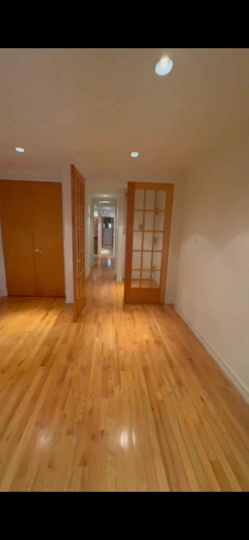 Hi everyone, I am looking for someone to take over my room in midtown manhattan anytime in September or early October. The larger room will be $2350 and the smaller room + living room will be $2150. There is ac and an in unit laundry. The apartment is in walking distance of Grand Central and Bryant Park. Please dm if interested!