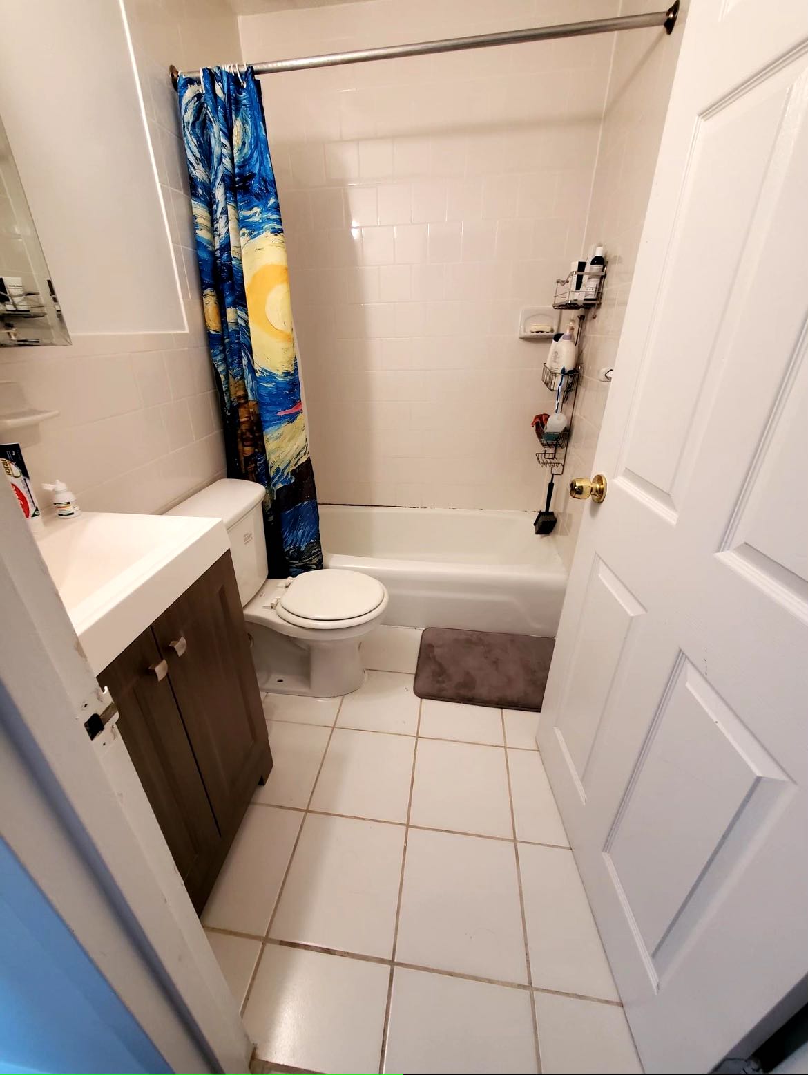 URGENT extra room available in Harlem from Dec 1, 2025 – July 2026. Large furnished private room in a 2BR/1BA apartment for $1682/month. The apartment has an elevator, doorman, mailroom, laundry, and stunning Hudson River and city views. Only a 5 min walk to the 1 train and close to A/B/C/D lines. Room comes with a desk, chair, mirror, clothing rack, and two-door closet. You’ll be sharing with an early-20s male med student who’s clean, respectful, and often away. Great Manhattanville/Harlem location near Columbia, Riverside Park, and tons of cafes and grocery stores. Message me here or text 347-430-9920 if interested.