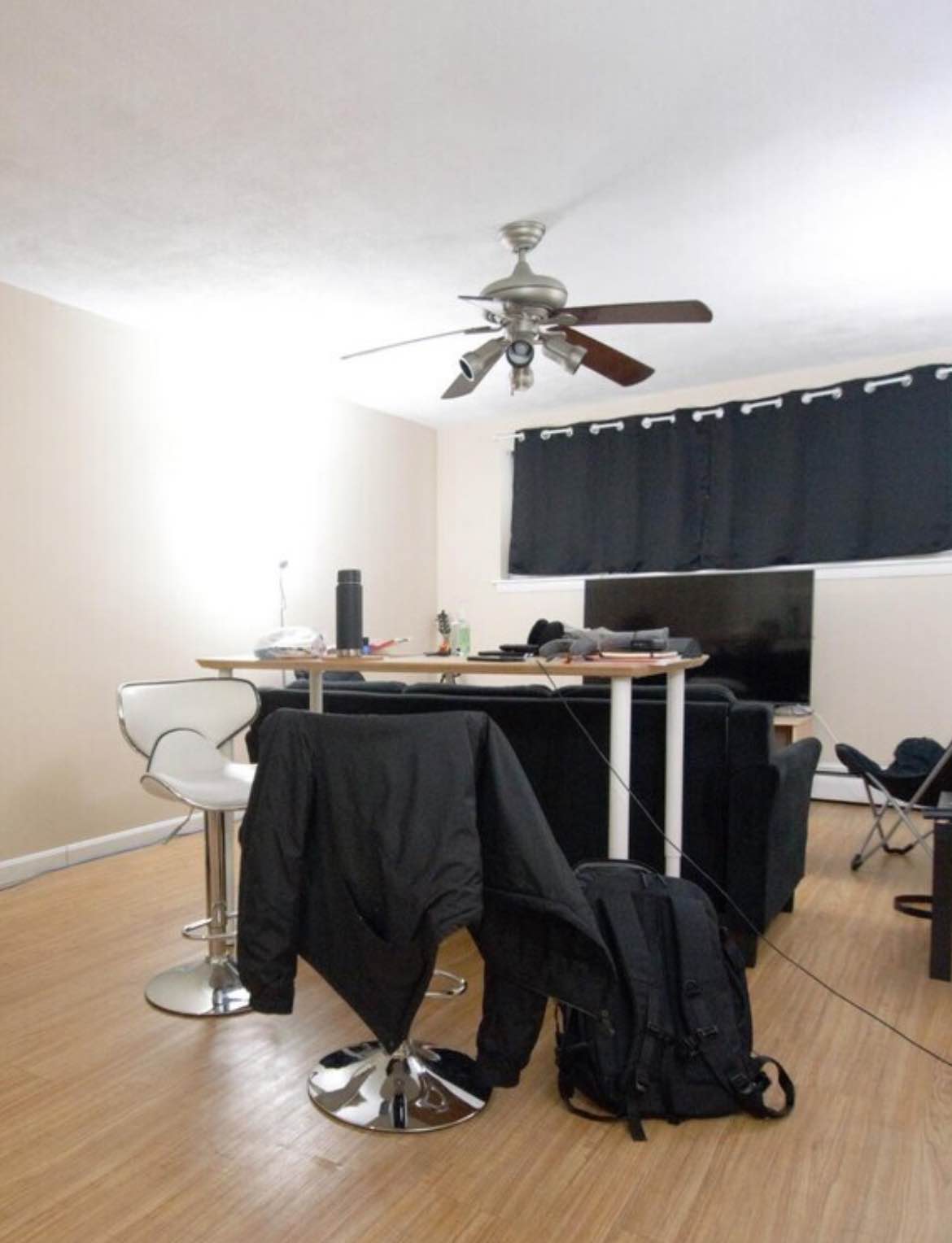 Are you still looking for an apartment to rent? I have a fully furnished one bedroom apartment for rent for more information kindly reach out to me via Hablegord@gmail.com, I’ll get back to you asap.