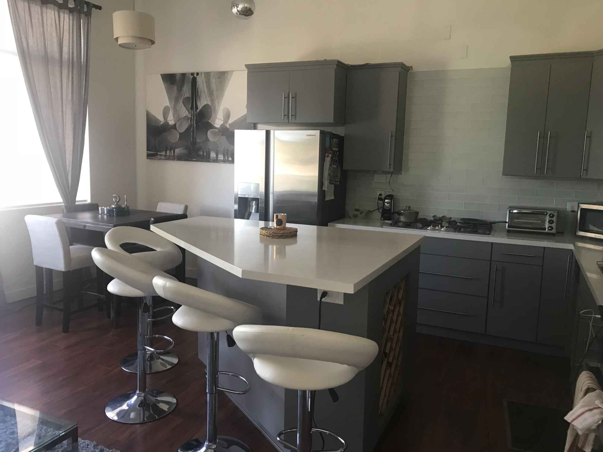 Hi there! I am renting 1 private room with an attached bathroom and a patio in my modern, 3-bedroom Baldwin Hills townhome-style condo, 10 minutes from Apple and Amazon offices in Culver City, 15 minutes from Venice, Marina Del Rey, Playa Vista, LAX and Hawthorne, and 20 mins from Santa Monica.

✨ About the Space

Fully furnished home with top-of-the-line appliances

Room available is furnished with a bed and a desk/chair. Can be removed if not needed.

Bright, sunny bedroom with a bed, TV, desk, and closet

10 minutes from Apple Office and Amazon office in Culver City; 12 mins from LAX; 20 mins from Santa Monica, Hollywood

Newly renovated, 3-level condo in a gated community

3 bedrooms total (I live in 1 and other one is occupied by a professional female roommate who works at Apple, 3 days a week from the office)

Clean, modern, and welcoming environment

No pets or smoking inside

✨ About You
Looking for a professional/student who:

Enjoys a peaceful, clean, and respectful home

Is laidback but dependable and trustworthy

Can pass a background check and has good credit

✨ Rent Details

$1500/month

First month’s rent + deposit (1 month rent) due before move-in

Available now

This is a great spot if you’re looking for a safe, modern, and easygoing place to call home temporarily while enjoying the LA lifestyle.

If this sounds like the right fit, I’d love to hear from you! Thanks and have a great day 🌞