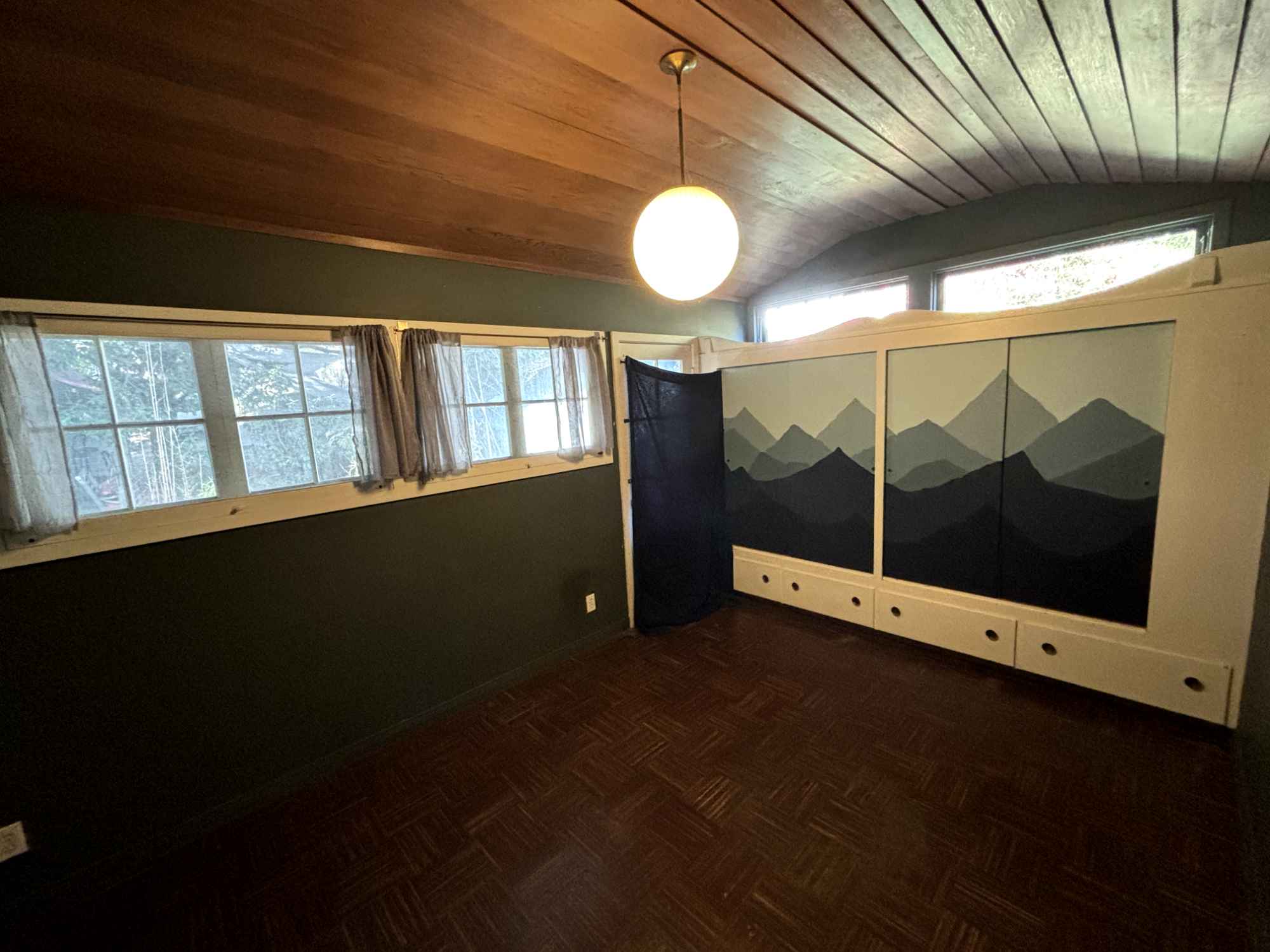 Seeking a kind, considerate roommate for a quaint house in Laurel Canyon.

The house is in the heart of the canyon, within walking distance of the Canyon Country Store, Pace, Trader Joe’s, CVS, Landmark Theaters, and the Laugh Factory. It’s a 3 bedroom house with a separate, detached apartment above the spacious garage. There is a washer and dryer in-unit, as well as a brand new stove. The property features wraparound outdoor space, which is tended by a gardener once a week (included in the rent). There is driveway with three spaces, plus ample unrestricted street parking. 

You would be joining me (straight male, early 30s) and my roommate (gay male, mid 30s) in the main house. We both work from home in digital media. A queer woman in her mid 30s lives in the detached unit above the garage. We're chill, respectful, and equally comfortable hanging out or doing our own thing. If this feels like a fit for you, reach out!