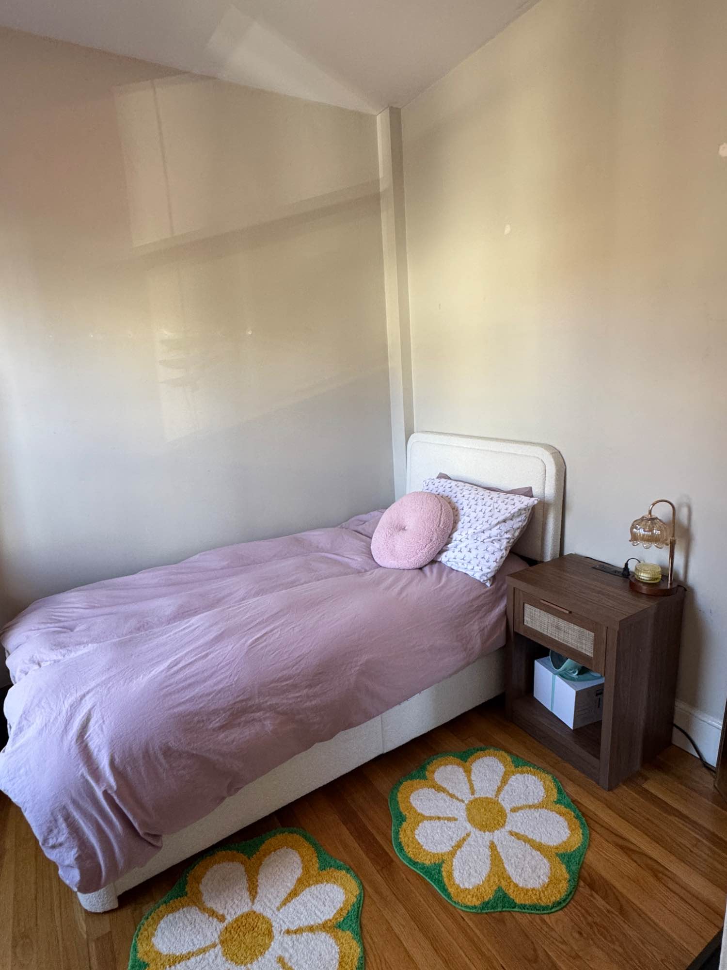 Hello everyone!
2 BR 1 bath
Females mid- late 20’s
Rent is $1,500 + ~$75-150 utilities
Ideal move in date Dec 1- Jan 1st! 
No smoking, no pets, no couples 

Looking for someone to take over my portion of the lease for a 2BR/ 1 bath in Southie. It’s in a great location off 5th street, just 4 blocks from the beach. The room includes a second small room that is a closet space + can be used as an office space as well. 

Generous shared space with the kitchen and living space separated by a hallway. The apartment also has a backyard & balcony. In basement washer/ dryer + extra room for storage in the basement.

About your roommate: Hailey is in her late 20’s, enjoys workout classes & staying active. She works as a PA, so is out of the house a majority of the work week with long hours! 

Message me if you are interested & you meet the descriptions outlined above! I will be doing tours in the next couple weeks! 

This will be a lease takeover, so will need to apply to be on the lease & meet standards for income/ job & credit score. 
