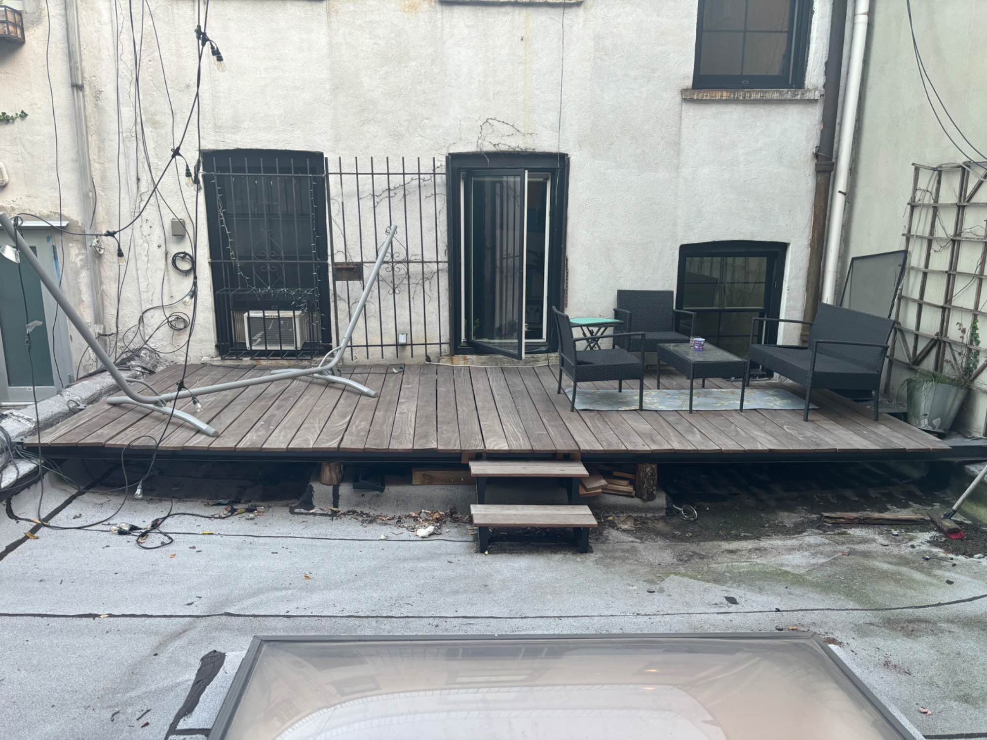 Awesome two bedroom apartment on border of cobble hill/boerum hill with a big kitchen with lots of counter space, gas stove , and dishwashing machine . There is also a living room and private outdoor rooftop deck leading from kitchen . This area is great with lots of restaurants and bars and walking distance to all your shopping needs . It’s right near the Bergen F/G stop and is only a couple stops from manhattan so it’s very convenient . Looking for someone to sublet my room through May or August while I work on a show in California and possibly a lease takeover in September . 