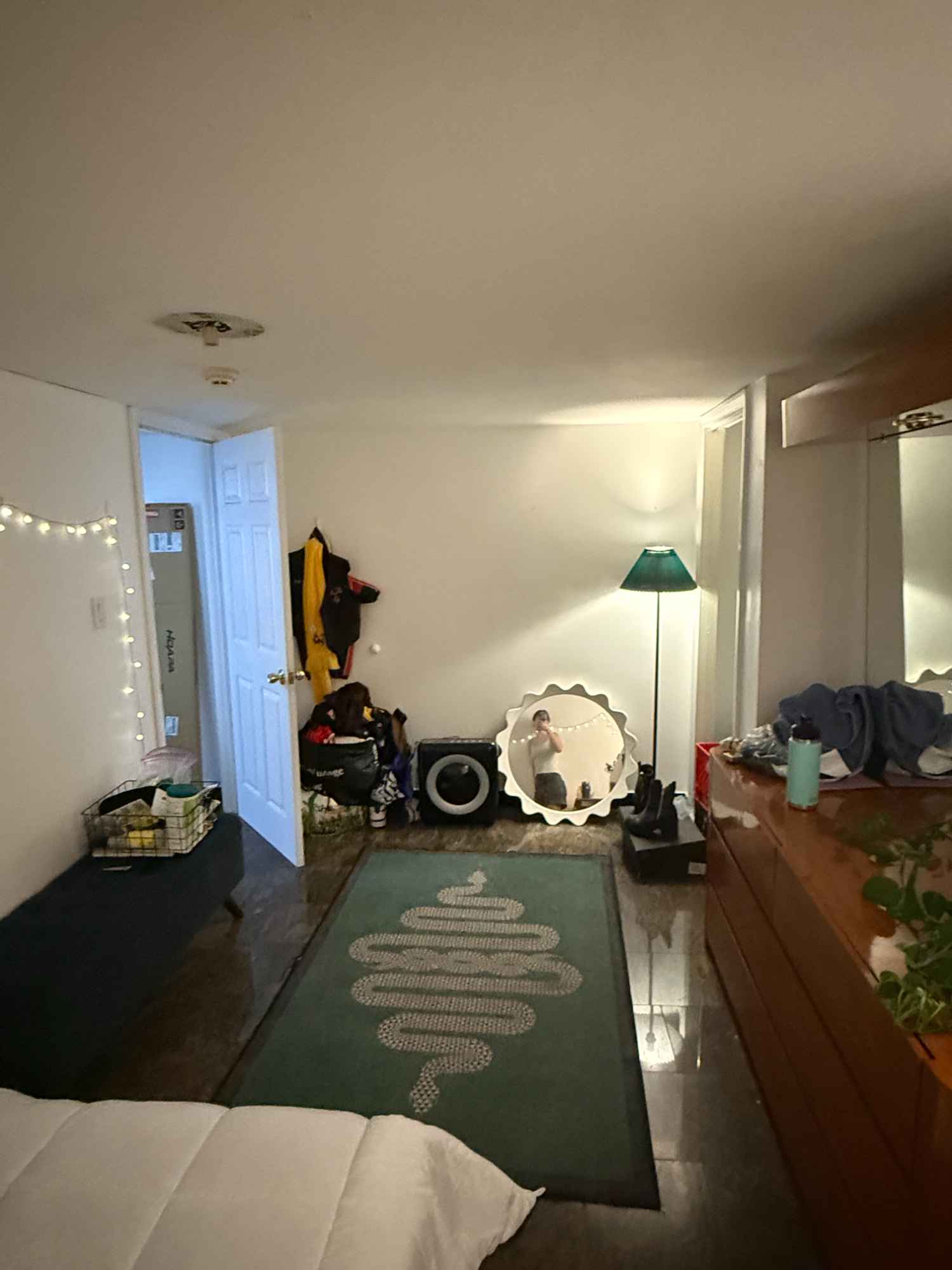 Hi! We’re urgently looking for someone to sublet a room in our awesome 4 bed/3 bath in Williamsburg, with the option to sign a year lease with us. The place is truly a gem, and the room comes partially furnished.
Room:
Spacious (about 10’ x 15’) with a closet inside and extra storage right across the hall. It comes with a dresser, desk, chair, and a full-size mattress — all included for the month, with the option to purchase if you’d like to keep them.
The room has one window that faces a quiet private alley. The rest of the apartment has brighter space to hang out in, but if natural light is a priority for you, it’s something to keep in mind. It would be a great fit for someone who works in office or prefers a cozy space for sleeping and relaxing.
Apartment:
Huge, fully stocked kitchen with dishwasher, in-unit laundry, two living rooms, tons of storage, and a big private backyard. Recently deep cleaned.
Roommates:
You’ll be living with three other girls 25-27. We are clean, pretty chill, respectful, truly nice people. Two young professionals and one grad student, all hybrid. Also of note, we are all queer and smoke weed (respectfully and w/ ventilation ) so ofc would luv for u to be cool with the gay and mary j.
No pets pls! If you’re interested, we’d love to know a bit about u and also make sure your a real person lolol so please feel free to share a bit about yourself in whatever form you’d like (insta, a little written bio, stuff ya like to do, etc.).