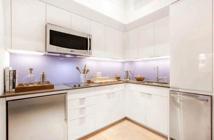 Stylish Studio With LARGE PRIVATE TERRACE In Kips Bay Available Now!

Elevate your lifestyle in our chic studio located centrally in Kips Bay. This modern space features sleek interior design, including Italian cabinetry, stainless steel appliances, and floor to ceiling windows. Residents have exclusive access to top-notch amenities; a state-of-the-art fitness center,.