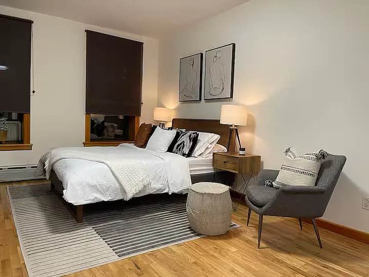Enjoy a stylish experience at this centrally-located apartment in the heart of mid-town Manhattan. Steps away from great restaurants, bars and local attractions. Walking distance to local transit lines, bus stops and commuter railroad stations. This entire apartment features a full kitchen, bedroom and full bathroom. Please email us for more information.