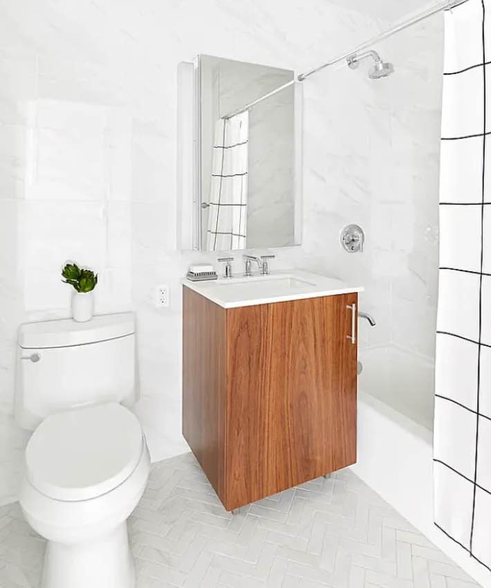 downtown brooklyn studio apartment available (11201) for sublet starting march 12th (min one month stay) for $3,050/mo. i will cover utilities + wifi.
the building includes a elevator, 24hr doorman, sky lounge, gym, in unit W/D and floor to ceiling windows.
the apartment building allows pets and is close to several train lines.
the building is attached to a parking garage that you can pay to use. the apartment is fully furnished with a tv, desk, bed, couch. the unit also has a kitchen island.
the pictures included are of a similar unit but i am happy to send actual photos if you reach out! (email