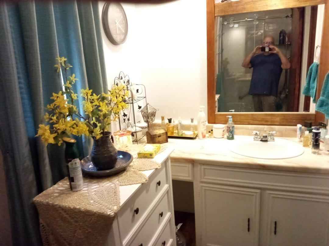 This is a private studio with exclusive amenities, including a private bath, a kitchen with modern appliances, and a personal closet, ensuring you don't have to share anything with other tenants. We offer flexible lease terms, including month-to-month options, and welcome well-trained pets as long as they're not too large. The studio is spacious and comes fully furnished, but we can also accommodate unfurnished preferences. Utilities include high-speed Wi-Fi and access to a washer/dryer. Convenient parking is available onsite. The total move-in fee is $1,600, which includes a refundable security deposit, $800 monthly excluding utilities. The property's central location ensures easy access to everything in town, and the neighborhood is known for its cleanliness and safety.
*NEIGHBORHOOD*.
*Subways:-* PATH (Port Authority Trans-Hudson) trains with stops at Journal Square, Grove Street, Exchange Place, and Newport.
*Airports:-* Newark Liberty International Airport (closest major airport).
*Bus Lanes:-* NJ Transit buses serving key routes, Hudson-Bergen Light Rail with bus connections, and local jitneys.
*Cafes:-* Sam A.M., Modcup Coffee, Lackawanna Coffee, The Grind Shop, Cafe Peanut.
*Restaurants:-* Razza, Taqueria Downtown, Porta, Ani Ramen, Uncle Momo, Battello