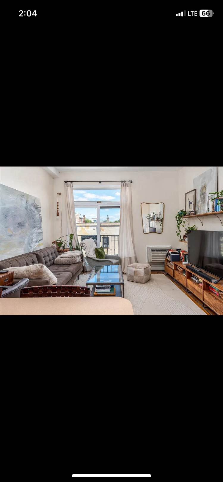 This amazing 1 bedroom apartment is located right on Franklin Street and has a full balcony facing the backyard! This apartment is not available often.
Renovated Kitchen
Dishwasher
King size bedroom
Hardwood Floors
Great Natural Light Exposure
Beautiful Bathroom
Great Closet Space
Laundry In Building
Nearby amenities include cafes, restaurants, bars, transportation options like the G Train and Ferry, as well as attractions such as Transmitter Park and the Waterfront!