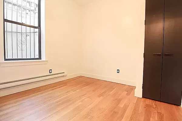 Hi there! Looking for a roommate to join us in a 3br/1bath apartment in Bed Stuy.

- The room is sunny with space for a full/queen bed, dresser, and desk. The common areas are furnished and the room can come furnished or unfurnished. 
- Rent for the room is about $1250 per month.
- Washer and dryer in the building.
- Small gym in the basement.
- Rooftop access. 
- 4th floor walk-up.

Available August 1. Open to shorter term or long term with the right fit. 

My roommate and I are WOC in our late 20s. We’re down to earth and respectful of each other’s space. We have a lovely medium-size, 3-year old dog named Luna. We both work from home and work for advocacy organizations. BLM, Free Palestine, LGBTQ+ friendly. Please reach out with more information about yourself if you think you'd be a good match for us and the space!

Thank you! 
