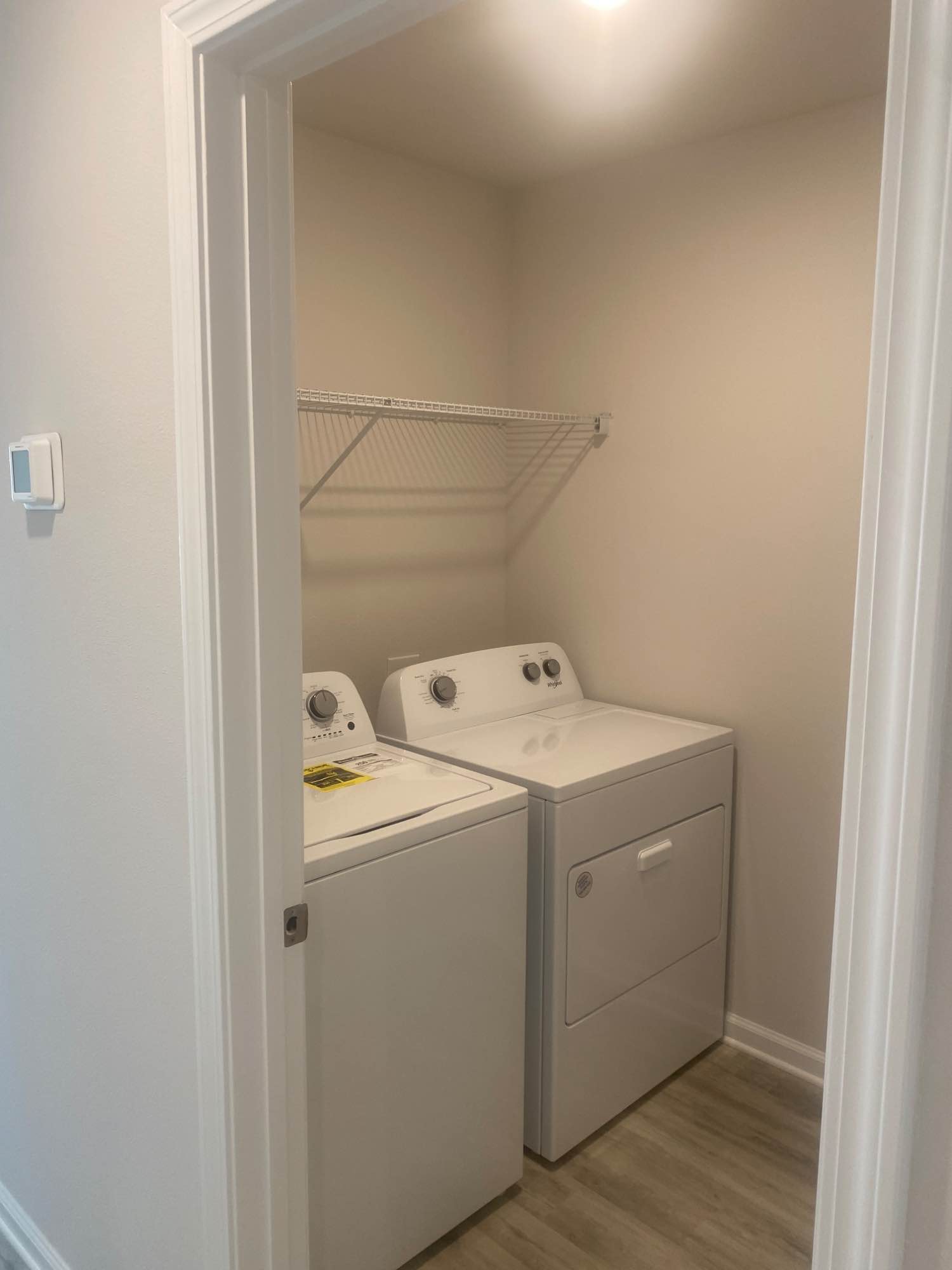 Hey there! 👋 We’re a military family who both work full-time and have an extra room available to rent. We’re clean, laid-back, and like to keep a calm, welcoming home. We do have one friendly cat, so hopefully you don’t mind furry company! 🐾 When we’re not working, we enjoy cooking, relaxing, and spending time with family and friends. Looking for a friendly, responsible roommate who appreciates a chill and respectful living space!
