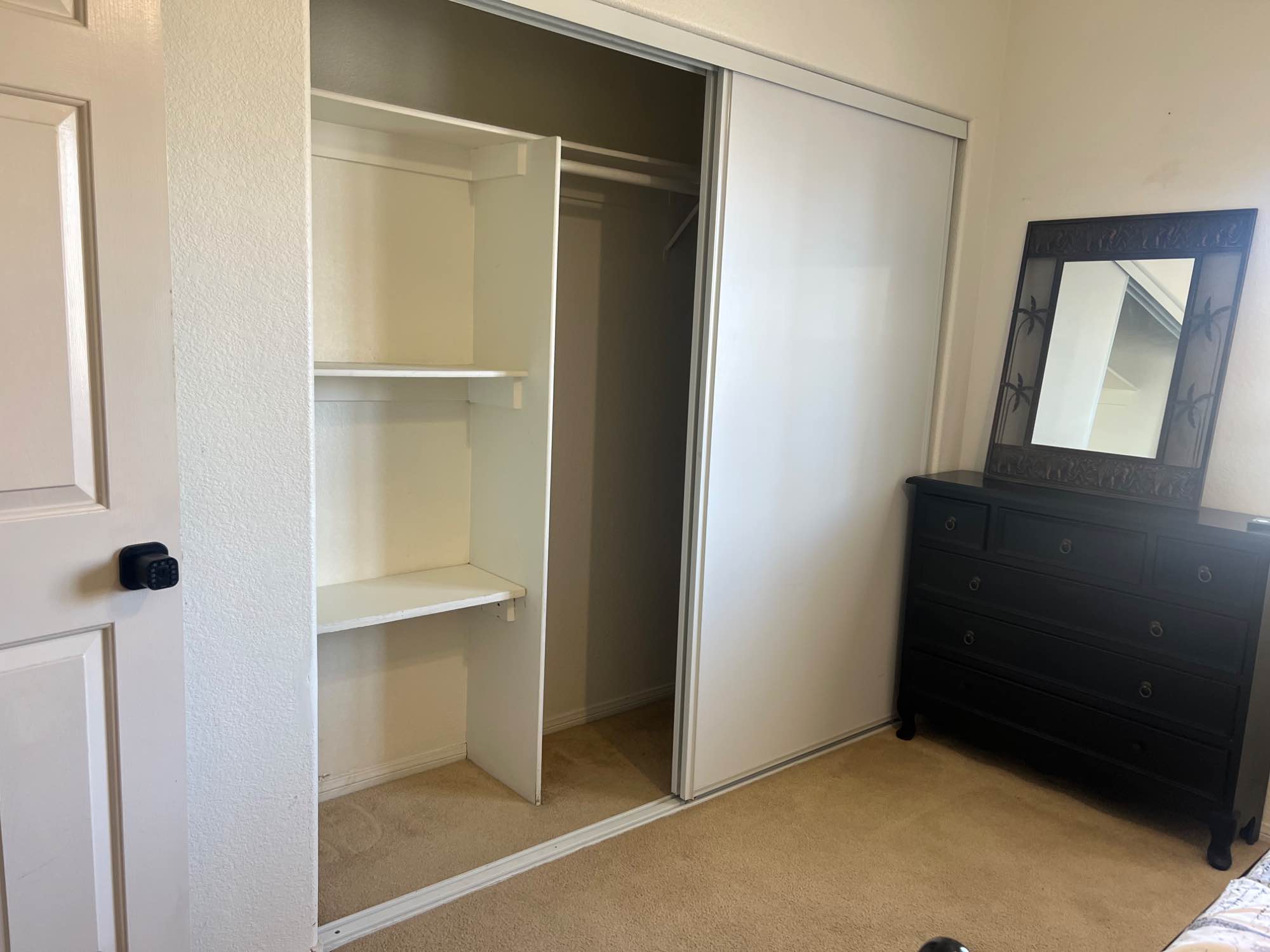 I have a private bedroom available for rent in a spacious single-family home, located in a beautiful Centennial Hills area that offers safety and peace of mind. Key Features: Private Bedroom: Located downstairs furnished with a bed and dresser, nightstand, night lamp. Shared Bath: Clean and well-maintained. Utilities Included: Enjoy hassle-free living with all utilities covered. Convenient Location: Close to major freeways, 
Application Requirements: Single occupant only (no couples). Non-smoking environment. Must provide proof of income. No history of eviction or criminal record. Move-In Requirements:  500.00 refundable security deposit. First month's rent. Designated parking space 